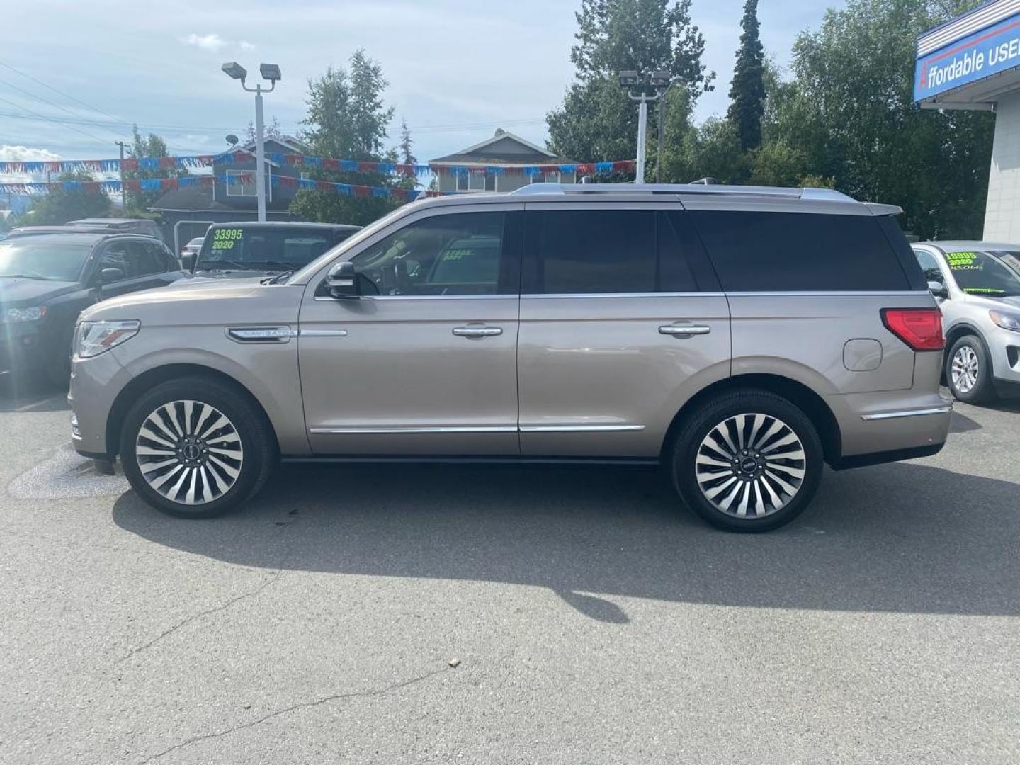 2019 TAN LINCOLN NAVIGATOR RESERVE (5LMJJ2LT6KE) with an 3.5L engine, Automatic transmission, located at 929 East 8th Ave, Anchorage, AK, 99501, (907) 274-2277, 61.214783, -149.866074 - Photo#1