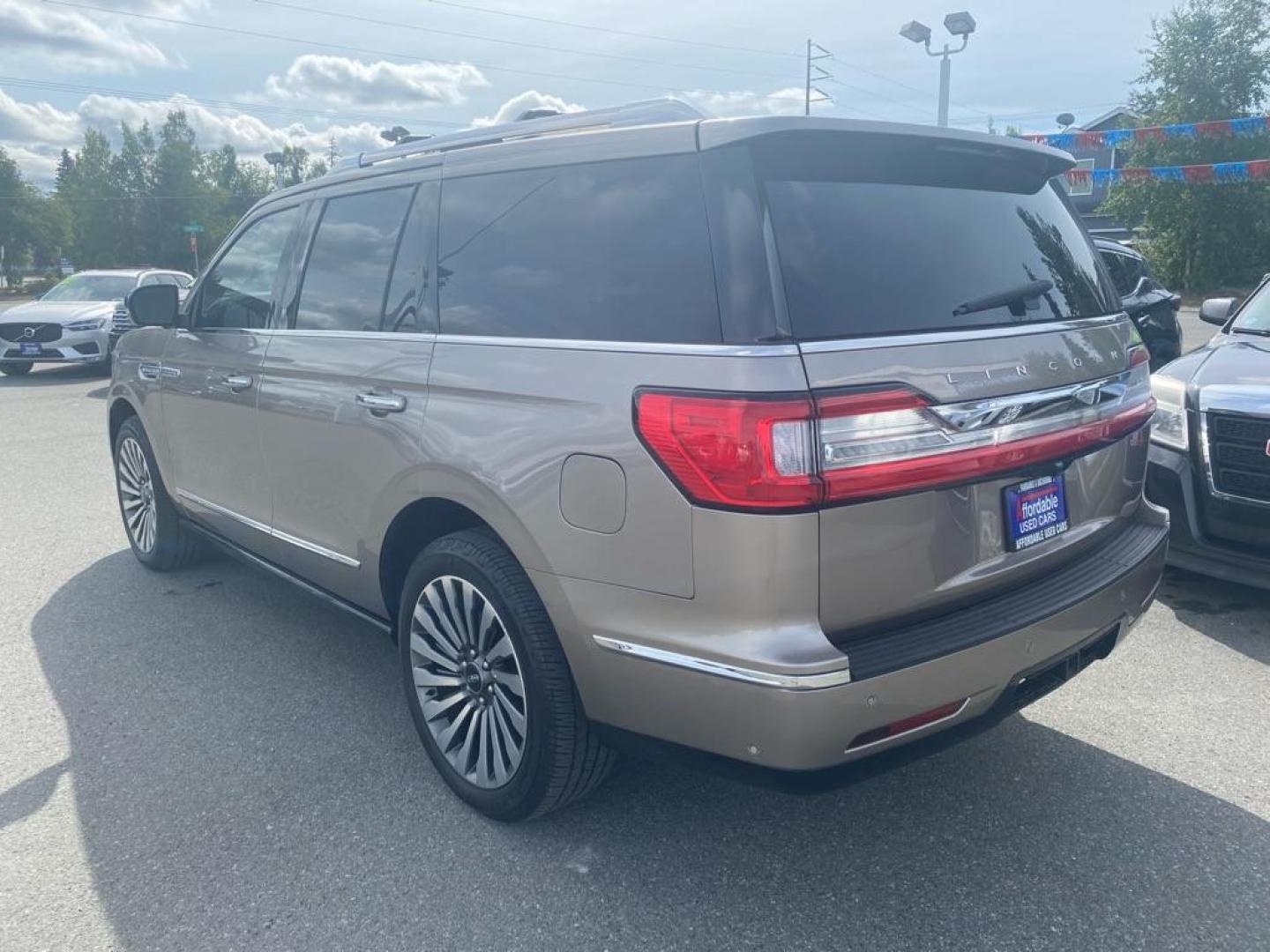 2019 TAN LINCOLN NAVIGATOR RESERVE (5LMJJ2LT6KE) with an 3.5L engine, Automatic transmission, located at 929 East 8th Ave, Anchorage, AK, 99501, (907) 274-2277, 61.214783, -149.866074 - Photo#2
