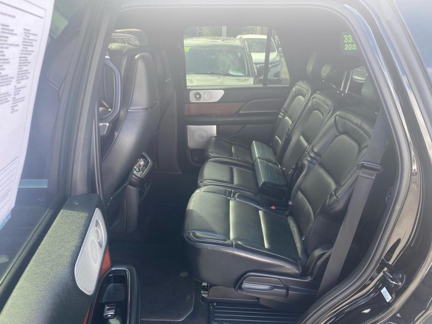 2019 LINCOLN NAVIGATOR RESERVE (5LMJJ2LT3KE) with an 3.5L engine, Automatic transmission, located at 929 East 8th Ave, Anchorage, AK, 99501, (907) 274-2277, 61.214783, -149.866074 - Photo#3