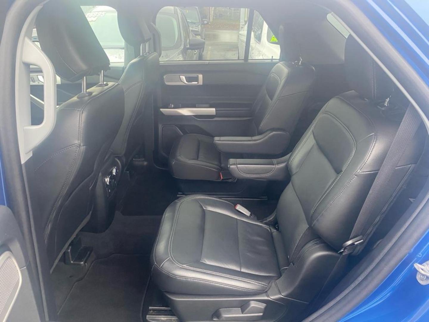 2022 BLUE FORD EXPLORER LIMITED (1FMSK8FH7NG) with an 2.3L engine, Automatic transmission, located at 929 East 8th Ave, Anchorage, AK, 99501, (907) 274-2277, 61.214783, -149.866074 - Photo#3