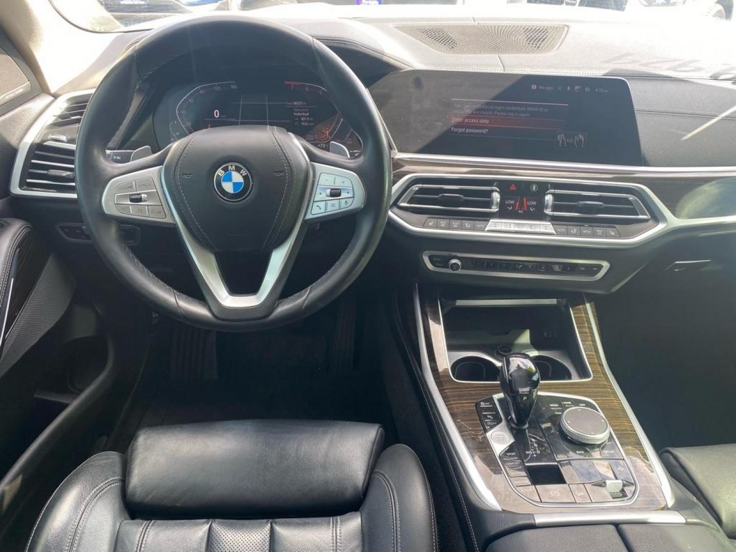 2019 WHITE BMW X7 XDRIVE40I (5UXCW2C5XKL) with an 3.0L engine, Automatic transmission, located at 929 East 8th Ave, Anchorage, AK, 99501, (907) 274-2277, 61.214783, -149.866074 - Photo#4