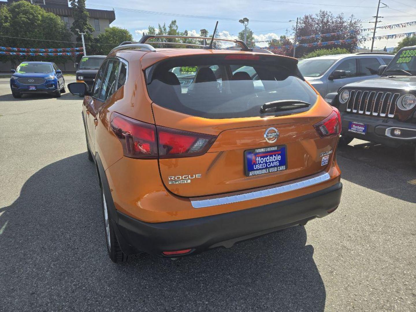 2017 BRONZE NISSAN ROGUE SPORT SV (JN1BJ1CR8HW) with an 2.0L engine, Continuously Variable transmission, located at 929 East 8th Ave, Anchorage, AK, 99501, (907) 274-2277, 61.214783, -149.866074 - Photo#2
