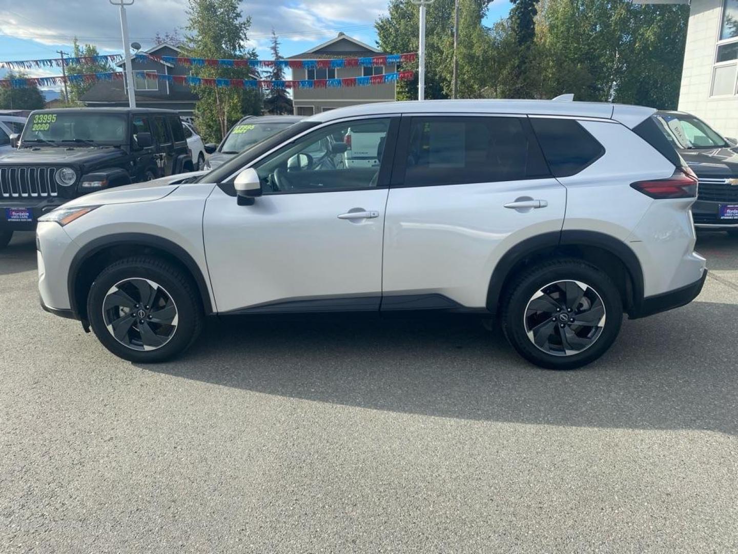 2024 SILVER NISSAN ROGUE SV SV (5N1BT3BB6RC) with an 1.5L engine, Continuously Variable transmission, located at 929 East 8th Ave, Anchorage, AK, 99501, (907) 274-2277, 61.214783, -149.866074 - Photo#1