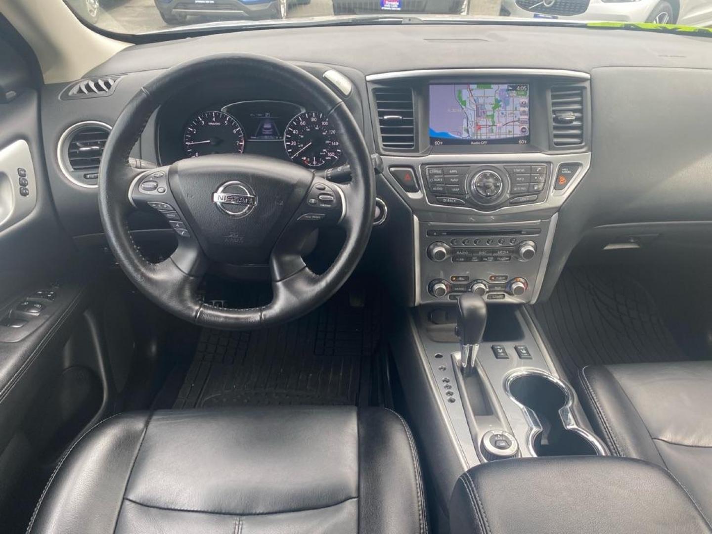 2020 SILVER NISSAN PATHFINDER SL (5N1DR2CM3LC) with an 3.5L engine, Continuously Variable transmission, located at 929 East 8th Ave, Anchorage, AK, 99501, (907) 274-2277, 61.214783, -149.866074 - Photo#4