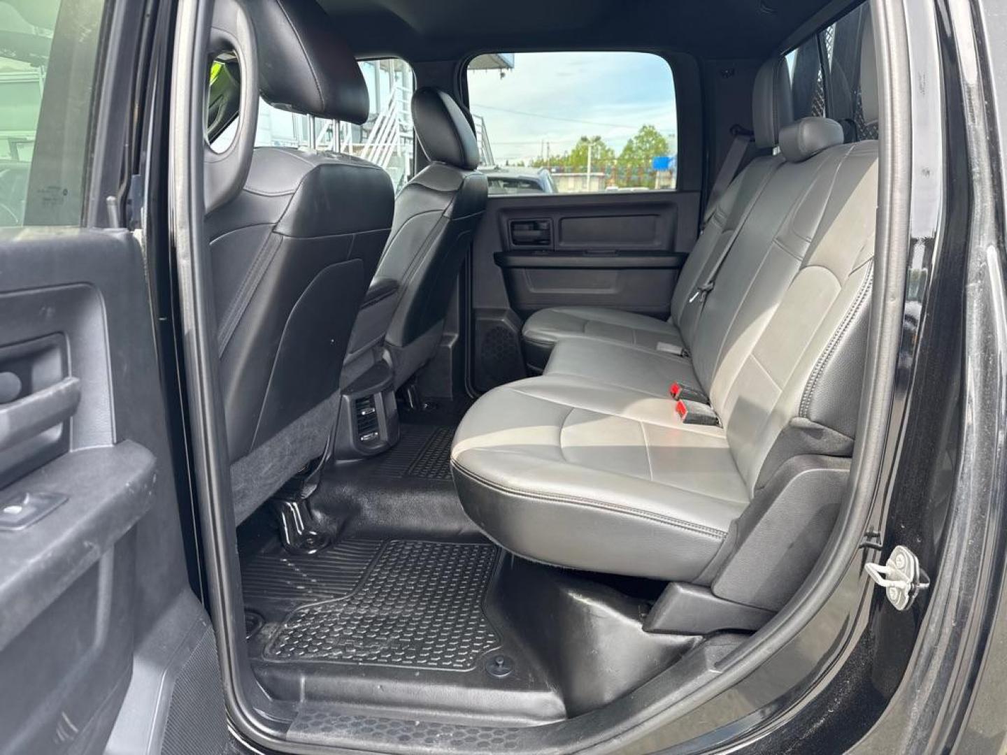 2022 BLACK RAM 3500 (3C7WRTCJ8NG) with an 6.4L engine, Automatic transmission, located at 929 East 8th Ave, Anchorage, AK, 99501, (907) 274-2277, 61.214783, -149.866074 - Photo#3