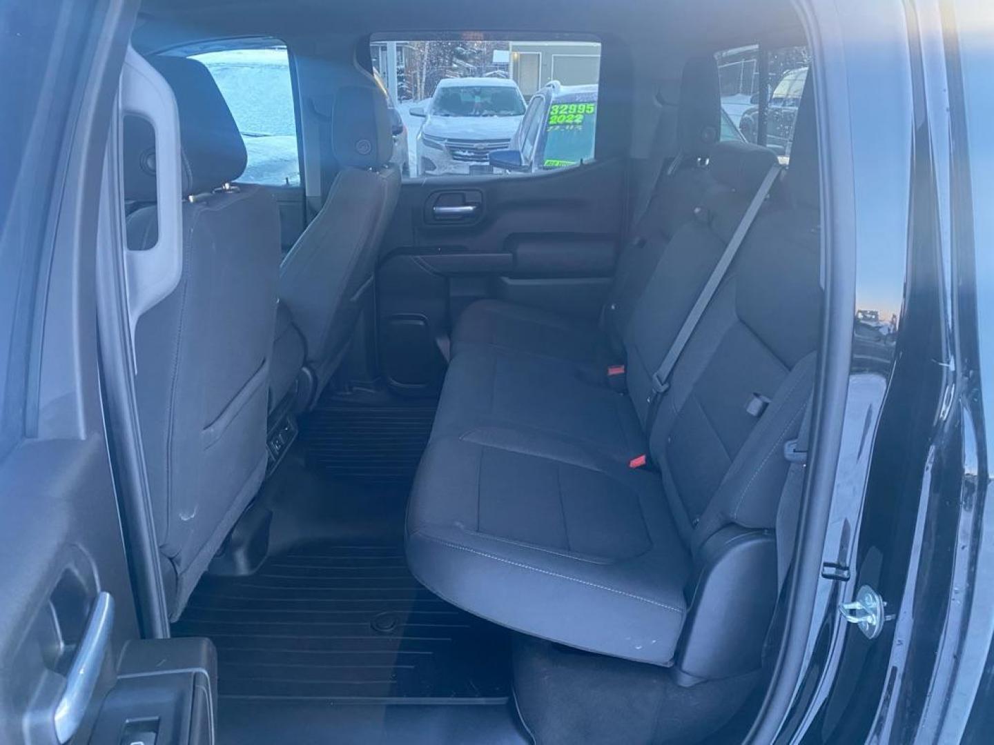 2021 BLACK CHEVROLET SILVERADO 1500 C/C LT (3GCUYDEDXMG) with an 5.3L engine, Automatic transmission, located at 929 East 8th Ave, Anchorage, AK, 99501, (907) 274-2277, 61.214783, -149.866074 - Photo#3