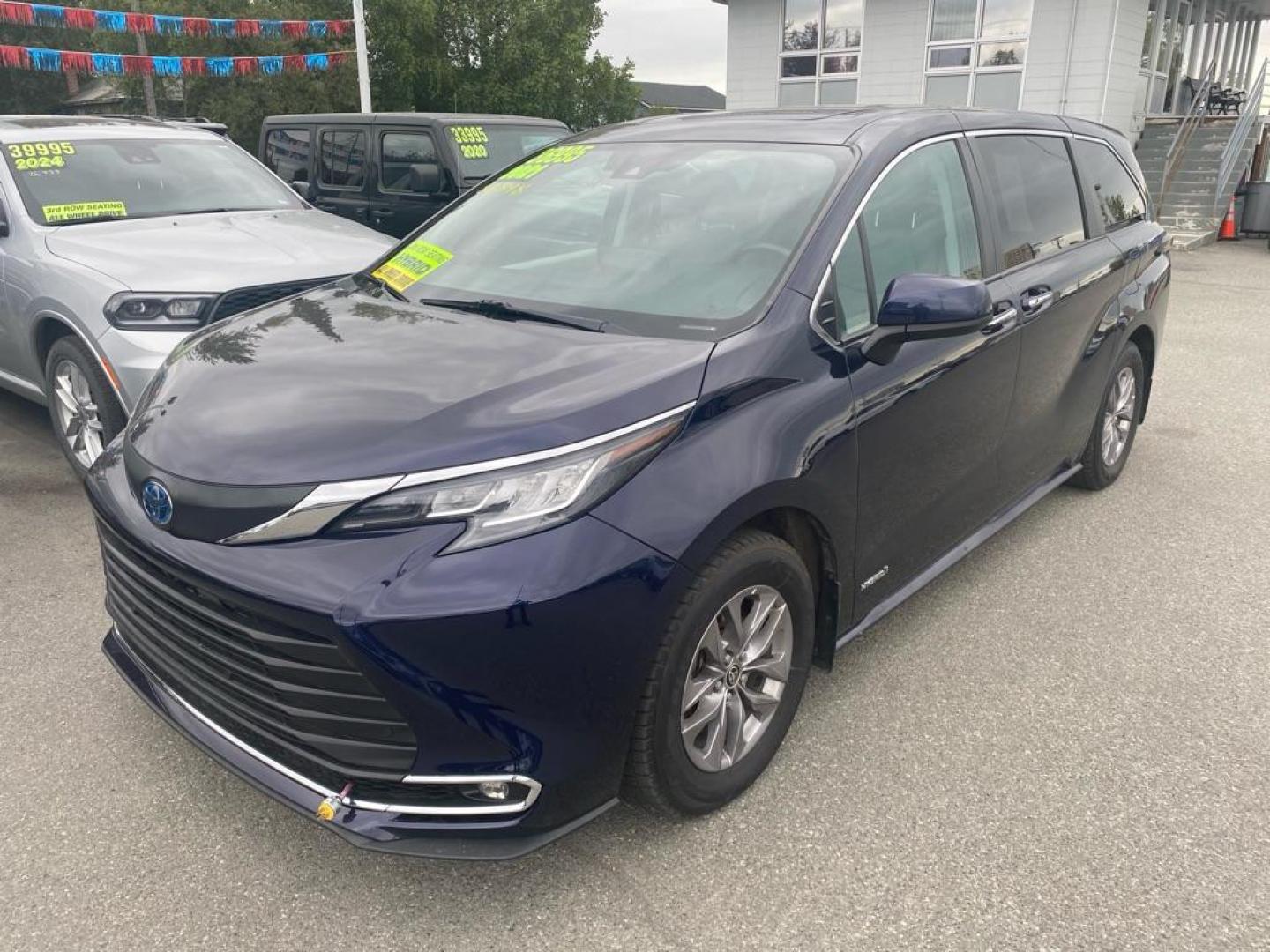 2021 BLUE TOYOTA SIENNA XLE XLE (5TDYSKFC0MS) with an 2.5L engine, Continuously Variable transmission, located at 929 East 8th Ave, Anchorage, AK, 99501, (907) 274-2277, 61.214783, -149.866074 - Photo#0