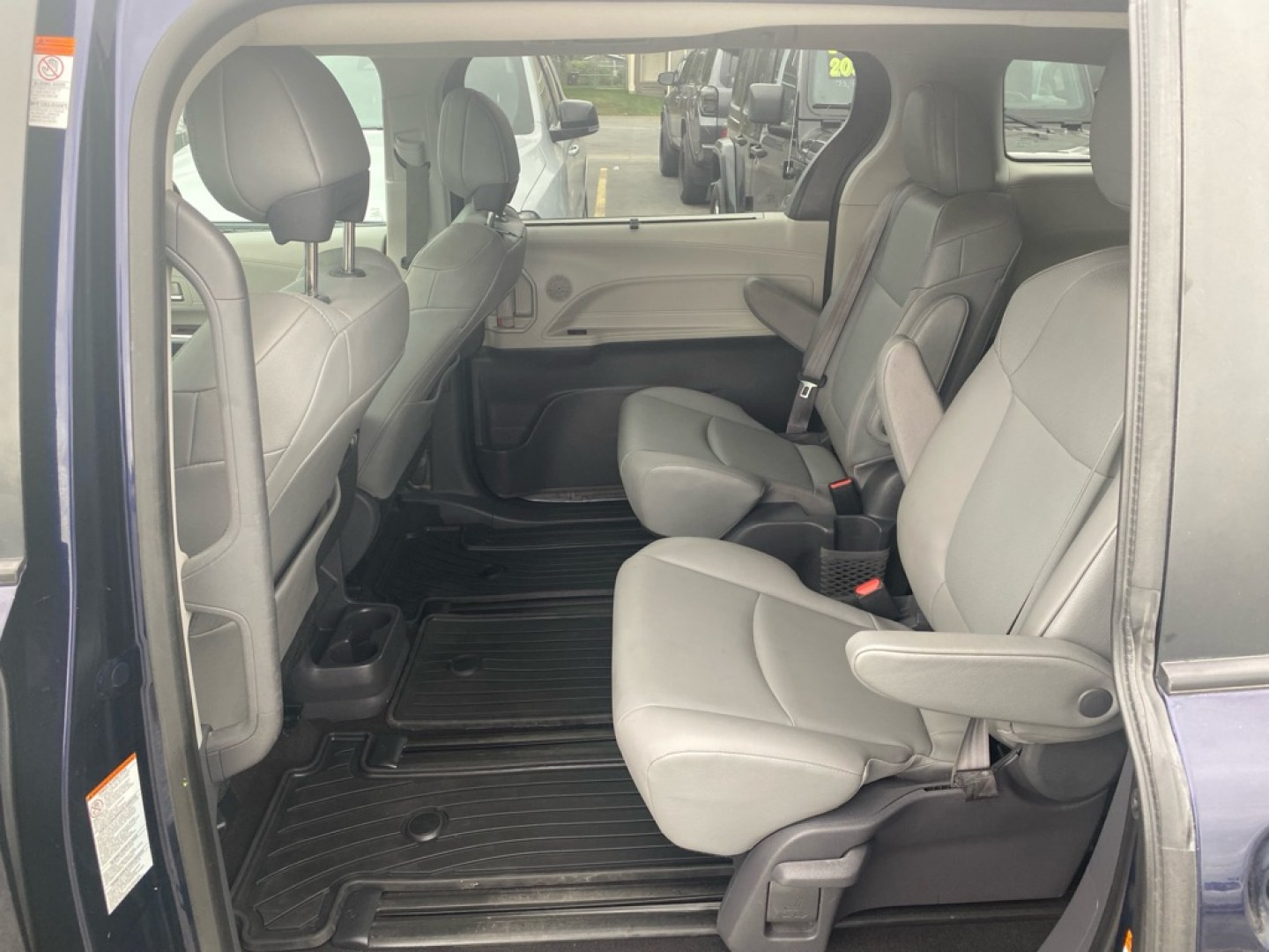 2021 BLUE TOYOTA SIENNA XLE XLE (5TDYSKFC0MS) with an 2.5L engine, Continuously Variable transmission, located at 929 East 8th Ave, Anchorage, AK, 99501, (907) 274-2277, 61.214783, -149.866074- Photo#3