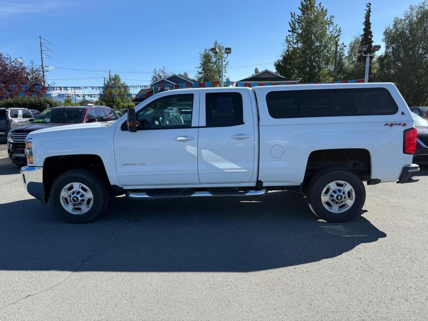 2017 WHITE CHEVROLET SILVERADO 2500 HEAVY DUTY LT (1GC2KVEG8HZ) with an 6.0L engine, Automatic transmission, located at 929 East 8th Ave, Anchorage, AK, 99501, (907) 274-2277, 61.214783, -149.866074 - Photo#1