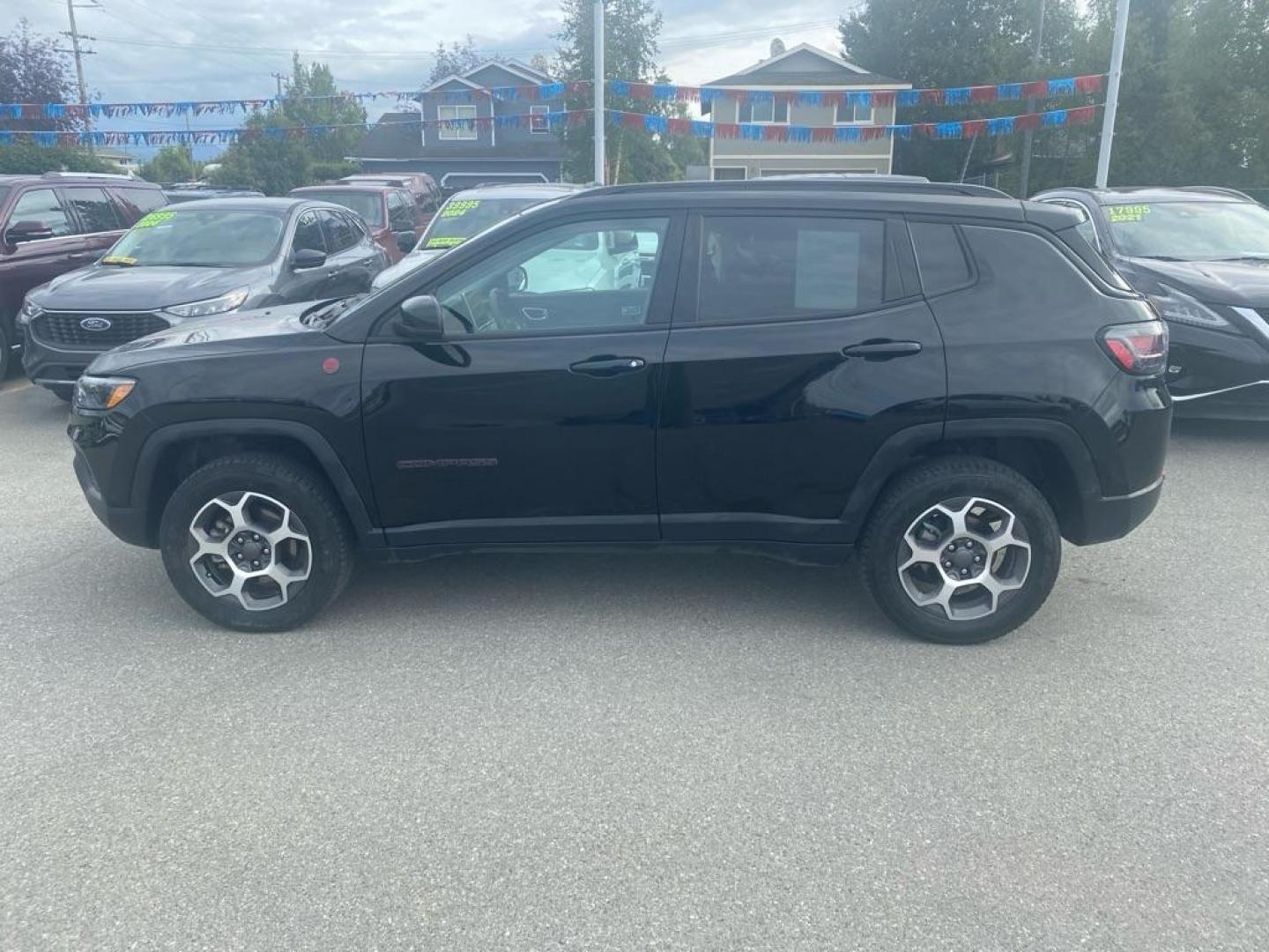 2022 BLACK JEEP COMPASS TRAILHAWK (3C4NJDDB1NT) with an 2.4L engine, Automatic transmission, located at 929 East 8th Ave, Anchorage, AK, 99501, (907) 274-2277, 61.214783, -149.866074 - Photo#1