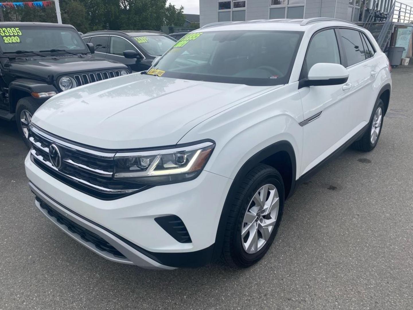 2021 WHITE VOLKSWAGEN ATLAS CROSS SPO S (1V2GC2CA1MC) with an 2.0L engine, Automatic transmission, located at 929 East 8th Ave, Anchorage, AK, 99501, (907) 274-2277, 61.214783, -149.866074 - Photo#0