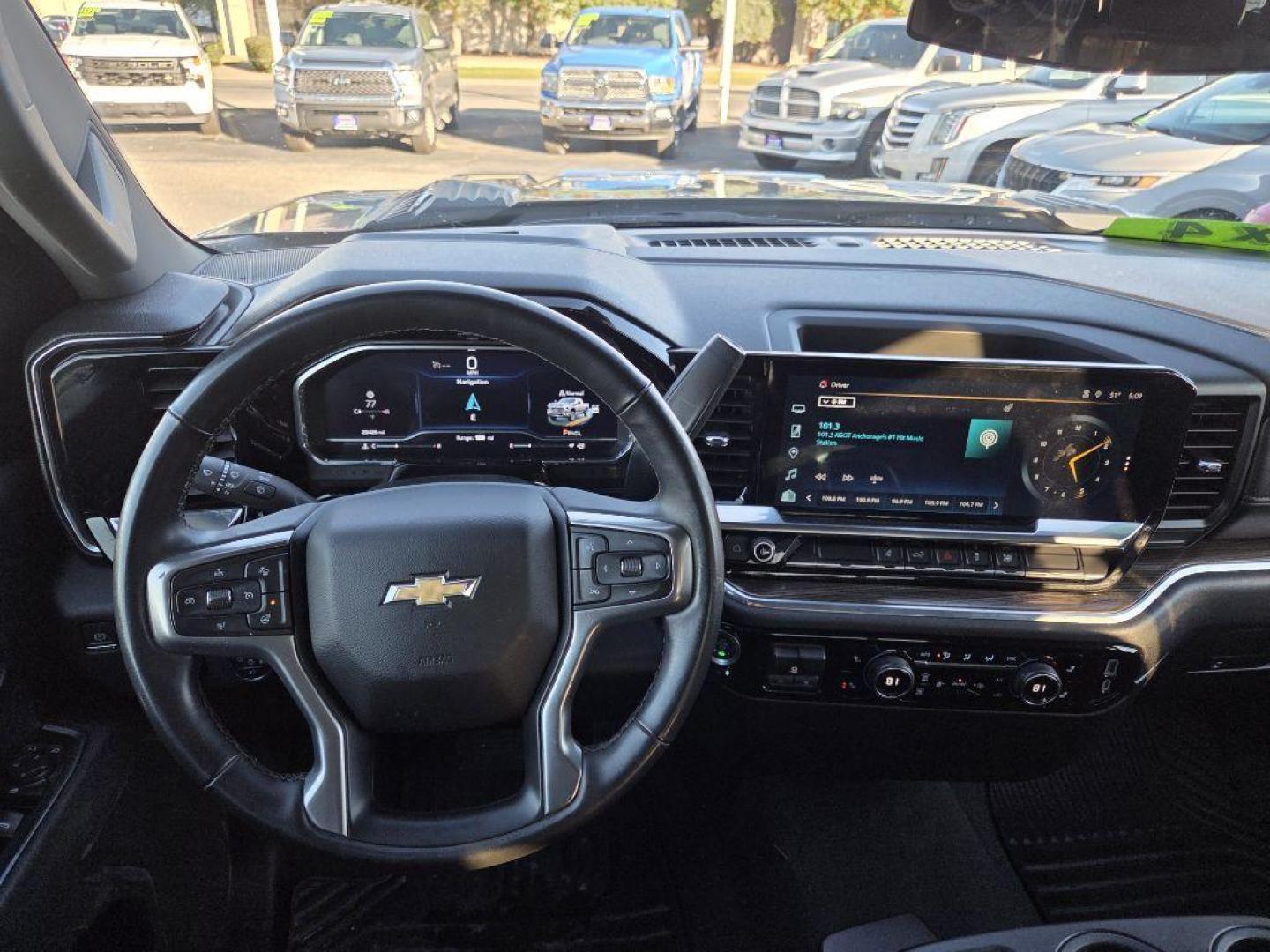 2024 SILVER CHEVROLET SILVERADO 2500 HEAVY DUTY LT (1GC4YNE71RF) with an 6.6L engine, Automatic transmission, located at 929 East 8th Ave, Anchorage, AK, 99501, (907) 274-2277, 61.214783, -149.866074 - Photo#4