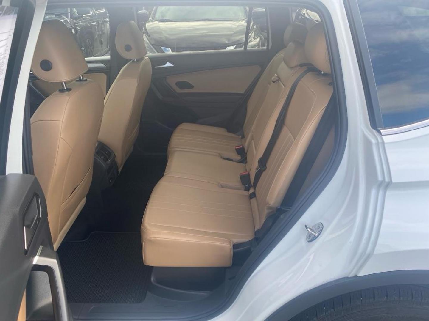 2022 WHITE VOLKSWAGEN TIGUAN SE (3VV2B7AX5NM) with an 2.0L engine, Automatic transmission, located at 929 East 8th Ave, Anchorage, AK, 99501, (907) 274-2277, 61.214783, -149.866074 - Photo#3
