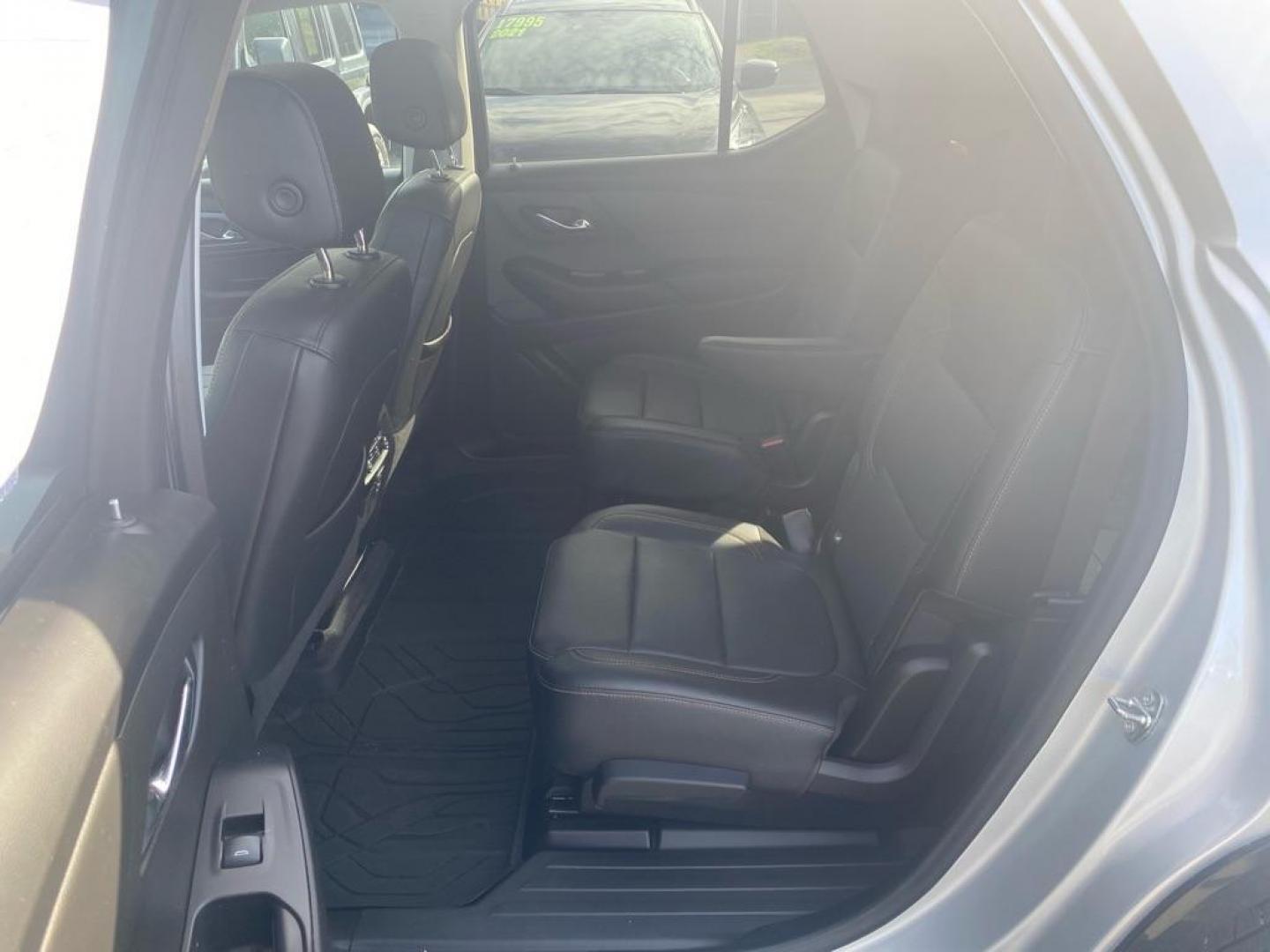 2021 SILVER CHEVROLET TRAVERSE PREMIER (1GNEVKKWXMJ) with an 3.6L engine, Automatic transmission, located at 929 East 8th Ave, Anchorage, AK, 99501, (907) 274-2277, 61.214783, -149.866074 - Photo#3