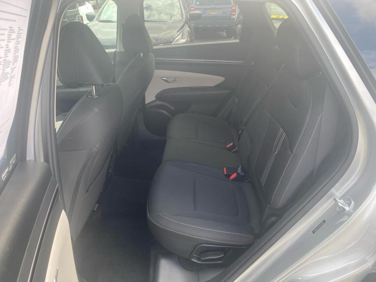 2023 SILVER HYUNDAI TUCSON SEL (5NMJBCAEXPH) with an 2.5L engine, Automatic transmission, located at 929 East 8th Ave, Anchorage, AK, 99501, (907) 274-2277, 61.214783, -149.866074 - Photo#3