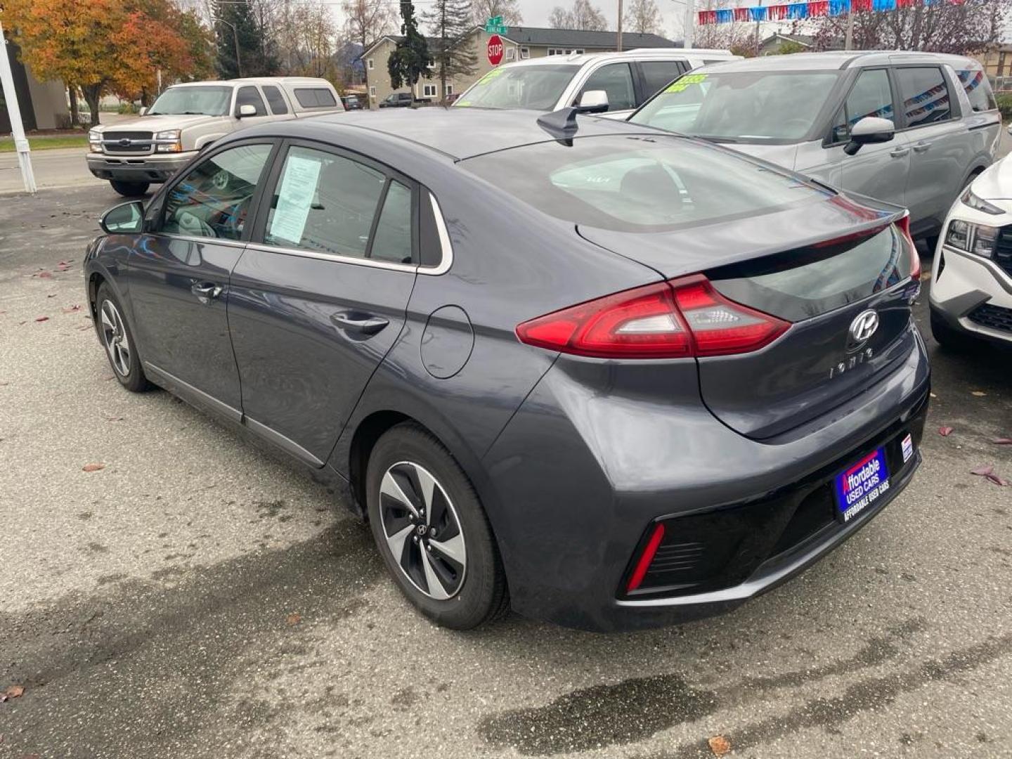 2018 GRAY HYUNDAI IONIQ SEL (KMHC75LC0JU) with an 1.6L engine, Automatic transmission, located at 929 East 8th Ave, Anchorage, AK, 99501, (907) 274-2277, 61.214783, -149.866074 - Photo#2