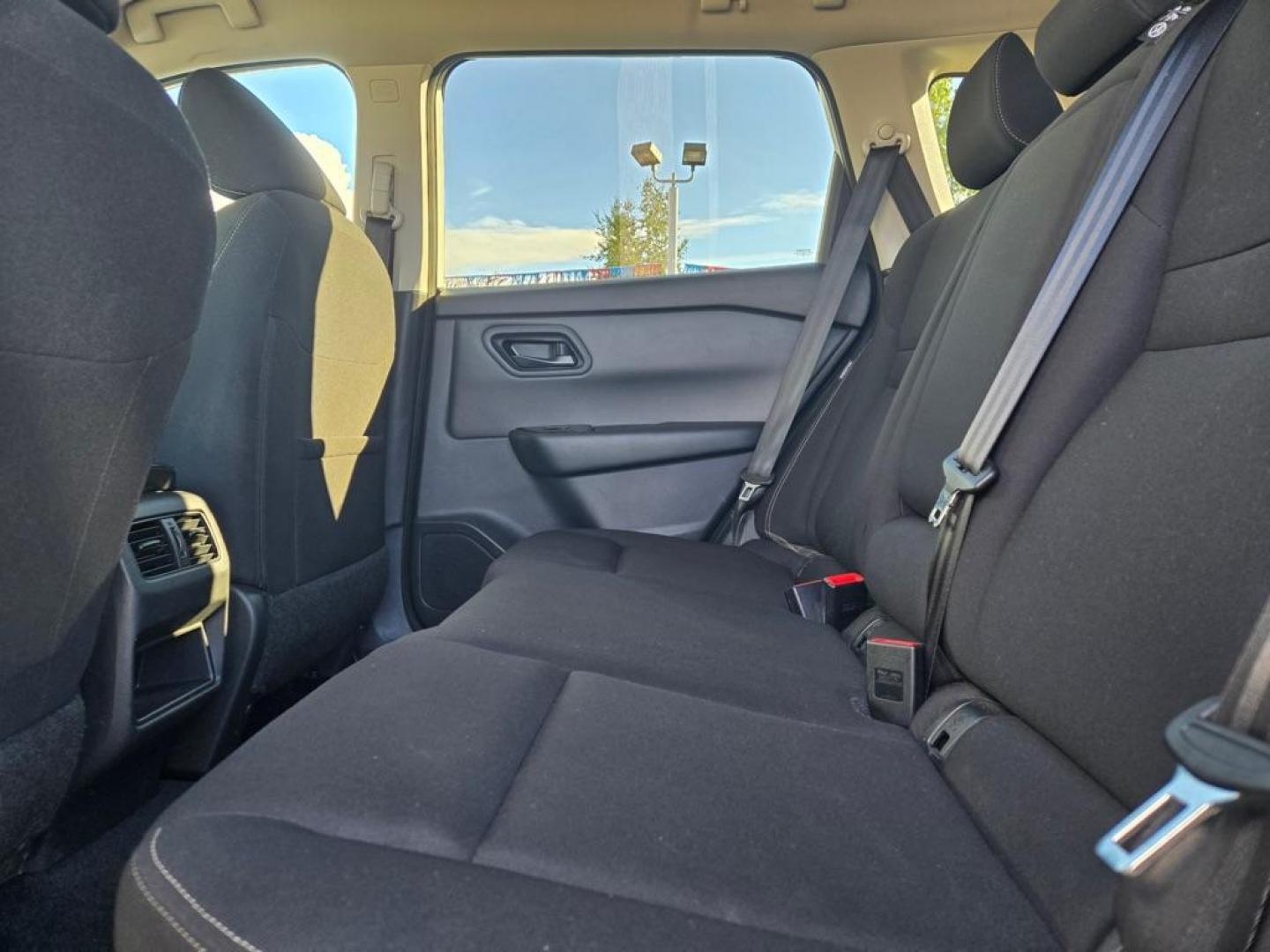 2024 WHITE NISSAN ROGUE S (5N1BT3AB7RC) with an 1.5L engine, Continuously Variable transmission, located at 929 East 8th Ave, Anchorage, AK, 99501, (907) 274-2277, 61.214783, -149.866074 - Photo#3