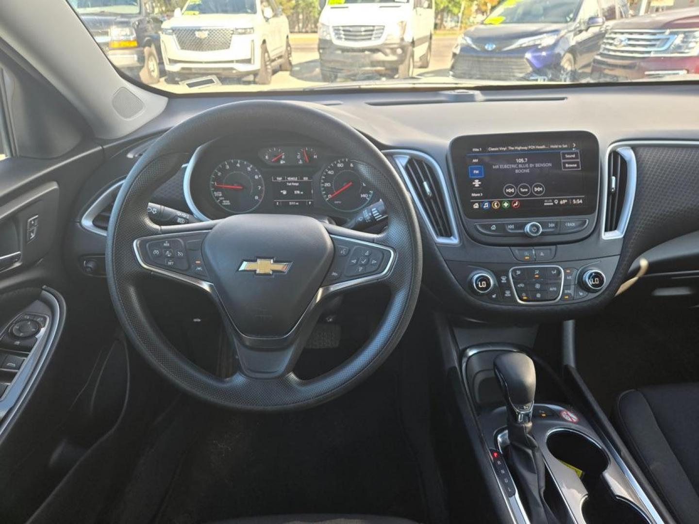 2024 GRAY CHEVROLET MALIBU LT (1G1ZD5ST7RF) with an 1.5L engine, Automatic transmission, located at 929 East 8th Ave, Anchorage, AK, 99501, (907) 274-2277, 61.214783, -149.866074 - Photo#4