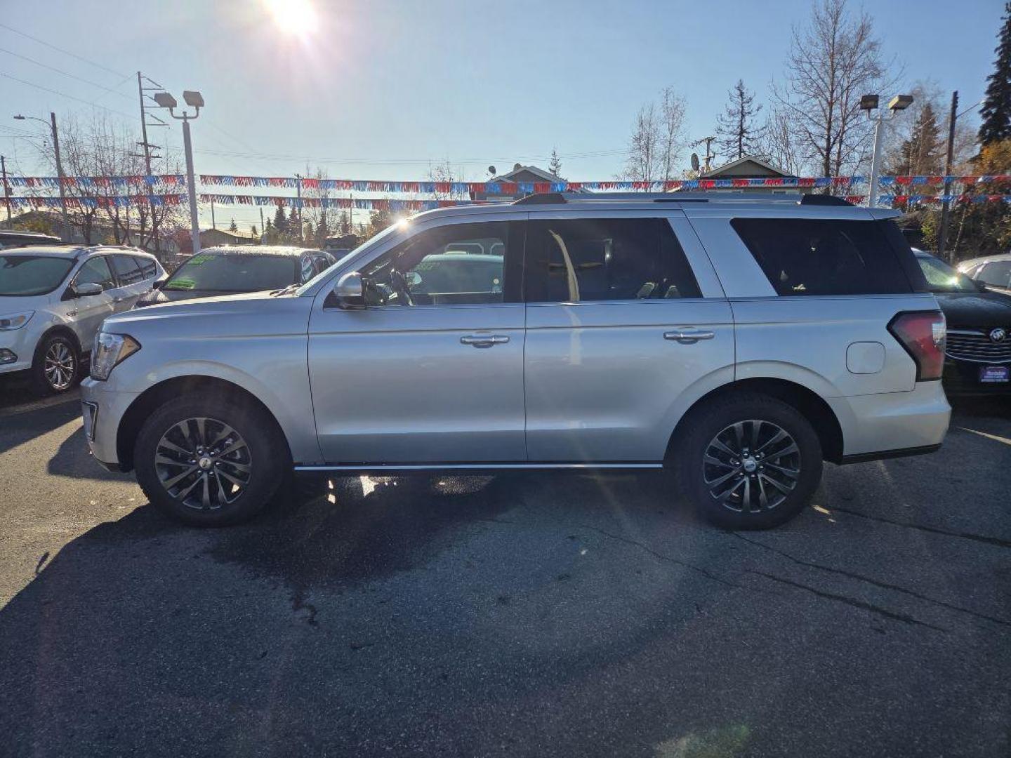 2019 SILVER FORD EXPEDITION LIMITED (1FMJU2AT3KE) with an 3.5L engine, Automatic transmission, located at 929 East 8th Ave, Anchorage, AK, 99501, (907) 274-2277, 61.214783, -149.866074 - Photo#1