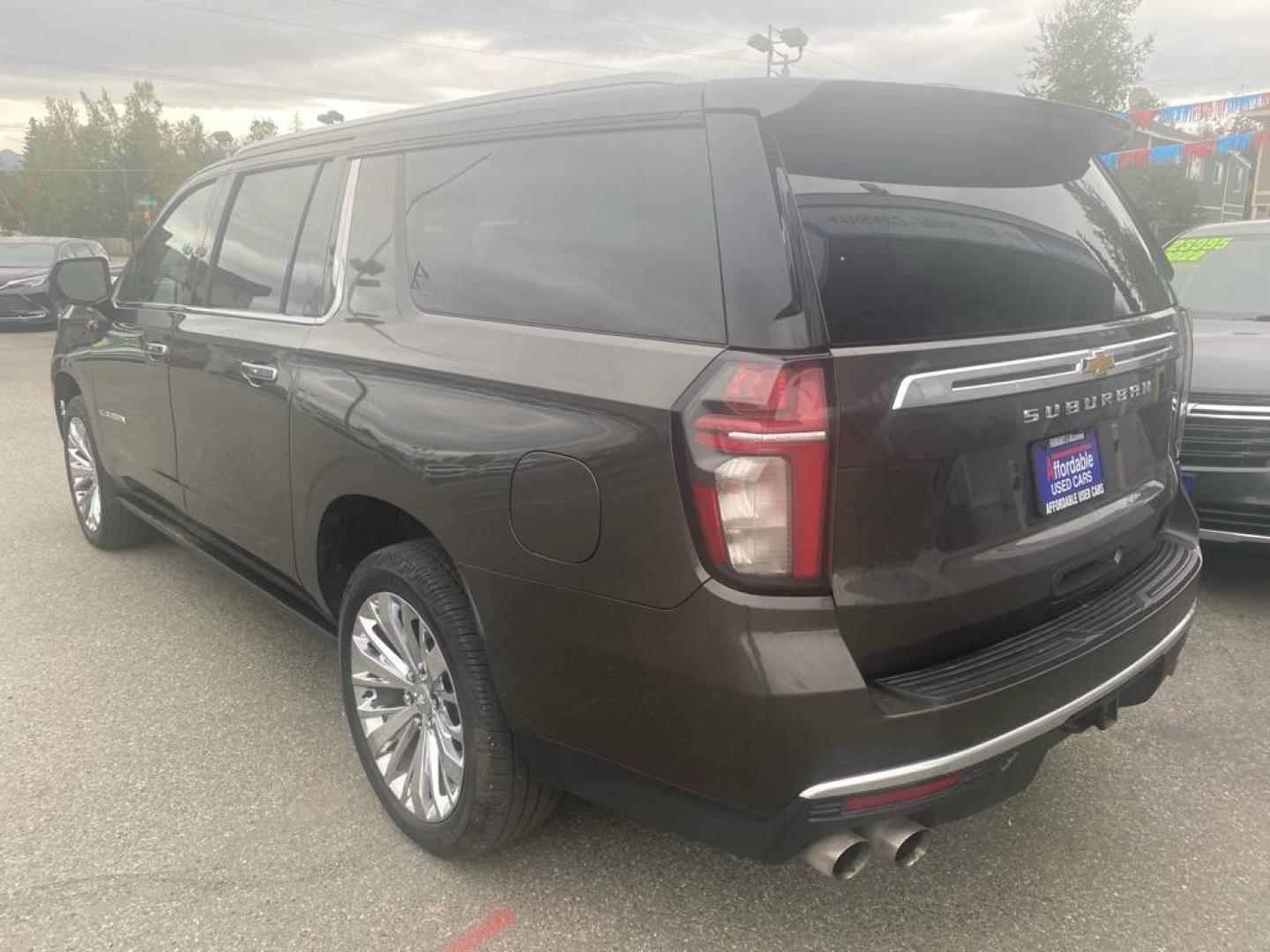 2021 BROWN CHEVROLET SUBURBAN 1500 HIGH COUNT (1GNSKGKL6MR) with an 6.2L engine, Automatic transmission, located at 929 East 8th Ave, Anchorage, AK, 99501, (907) 274-2277, 61.214783, -149.866074 - Photo#2