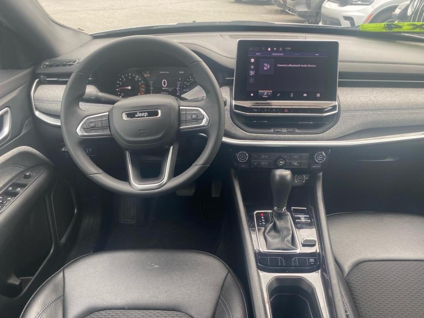 2024 SILVER JEEP COMPASS LATITUDE (3C4NJDBN1RT) with an 2.0L engine, Automatic transmission, located at 929 East 8th Ave, Anchorage, AK, 99501, (907) 274-2277, 61.214783, -149.866074 - Photo#4