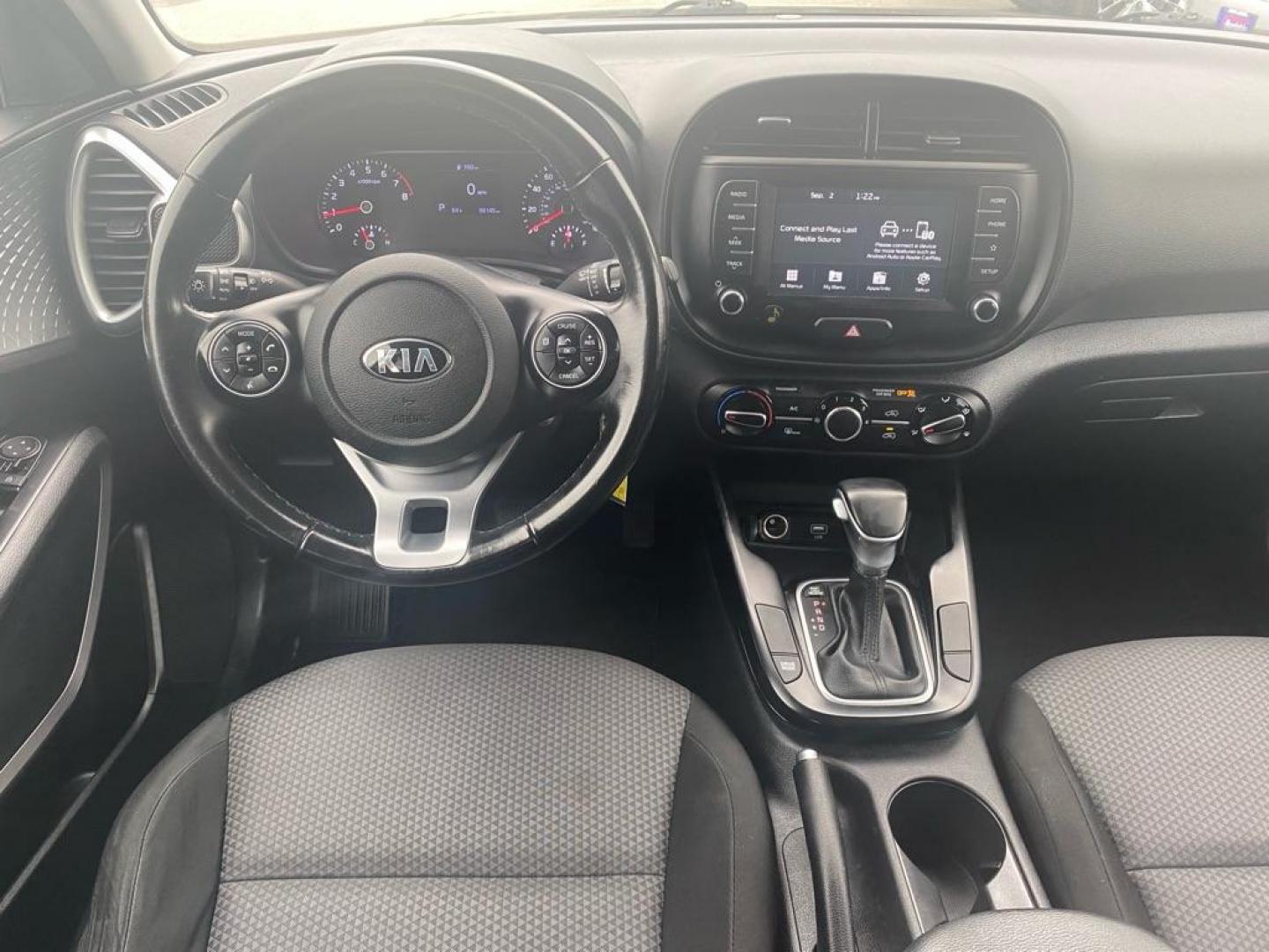 2020 GREEN KIA SOUL LX (KNDJ23AU9L7) with an 2.0L engine, 10-Speed Manual transmission, located at 929 East 8th Ave, Anchorage, AK, 99501, (907) 274-2277, 61.214783, -149.866074 - Photo#4