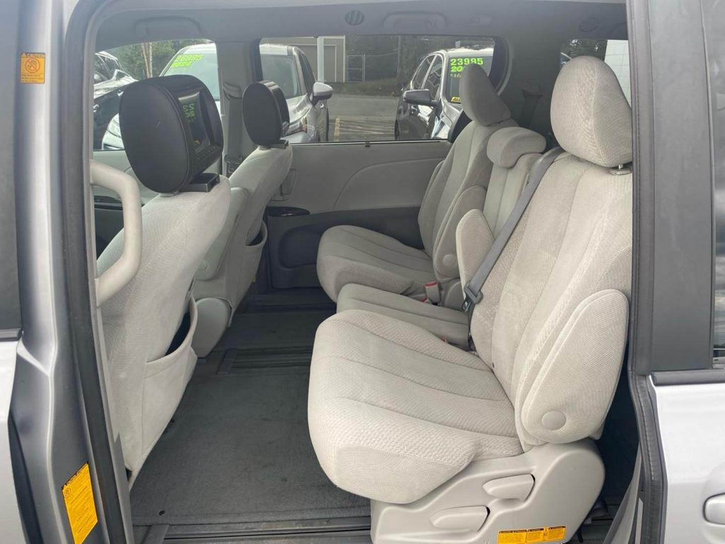 2011 SILVER TOYOTA SIENNA LE (5TDKK3DC3BS) with an 3.5L engine, Automatic transmission, located at 929 East 8th Ave, Anchorage, AK, 99501, (907) 274-2277, 61.214783, -149.866074 - Photo#3