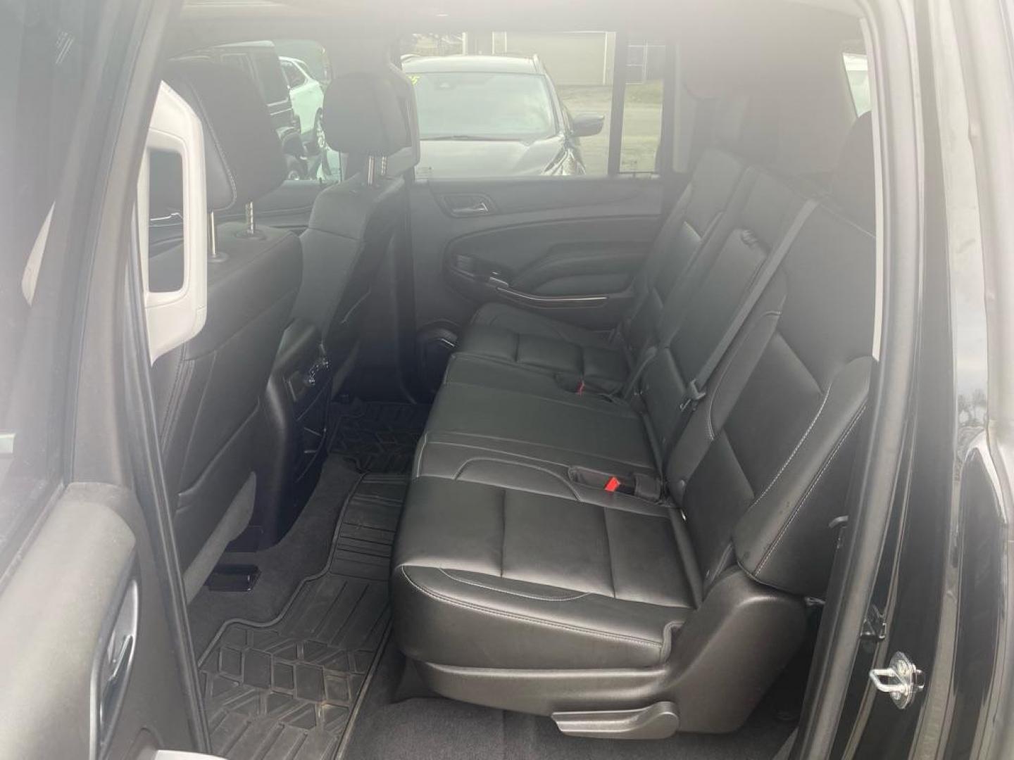 2020 BLACK CHEVROLET SUBURBAN 1500 LT (1GNSKHKC8LR) with an 5.3L engine, Automatic transmission, located at 929 East 8th Ave, Anchorage, AK, 99501, (907) 274-2277, 61.214783, -149.866074 - Photo#3