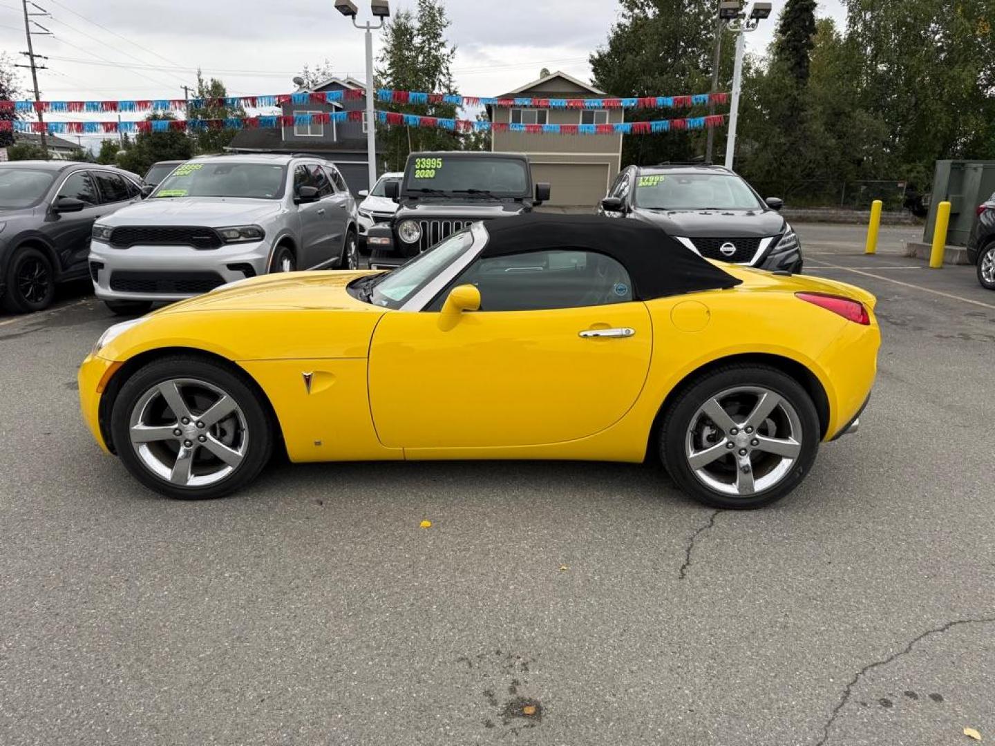 2007 YELLOW PONTIAC SOLSTICE GXP (1G2MG35X27Y) with an 2.0L engine, Automatic transmission, located at 929 East 8th Ave, Anchorage, AK, 99501, (907) 274-2277, 61.214783, -149.866074 - Photo#1