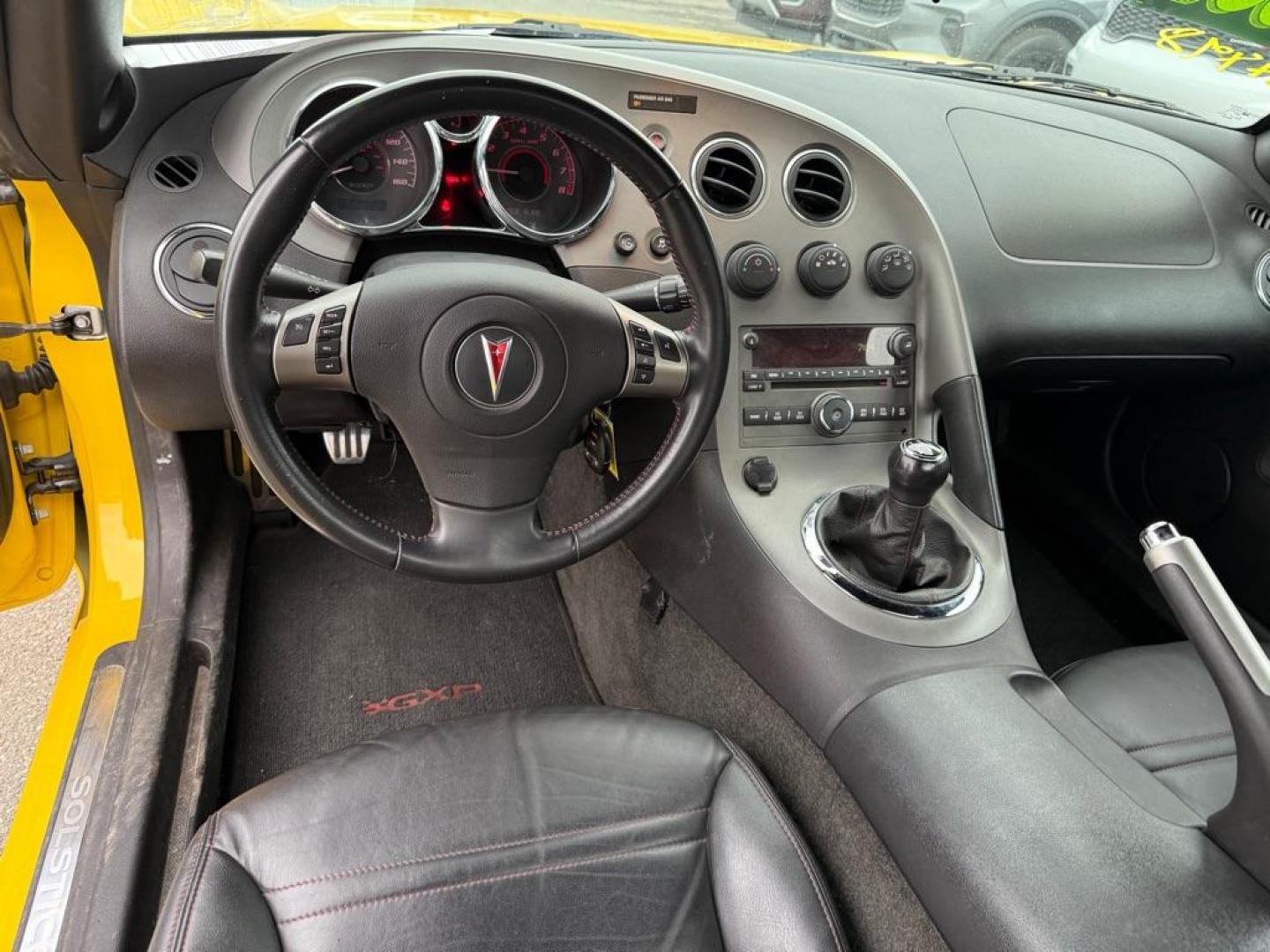 2007 YELLOW PONTIAC SOLSTICE GXP (1G2MG35X27Y) with an 2.0L engine, Automatic transmission, located at 929 East 8th Ave, Anchorage, AK, 99501, (907) 274-2277, 61.214783, -149.866074 - Photo#4