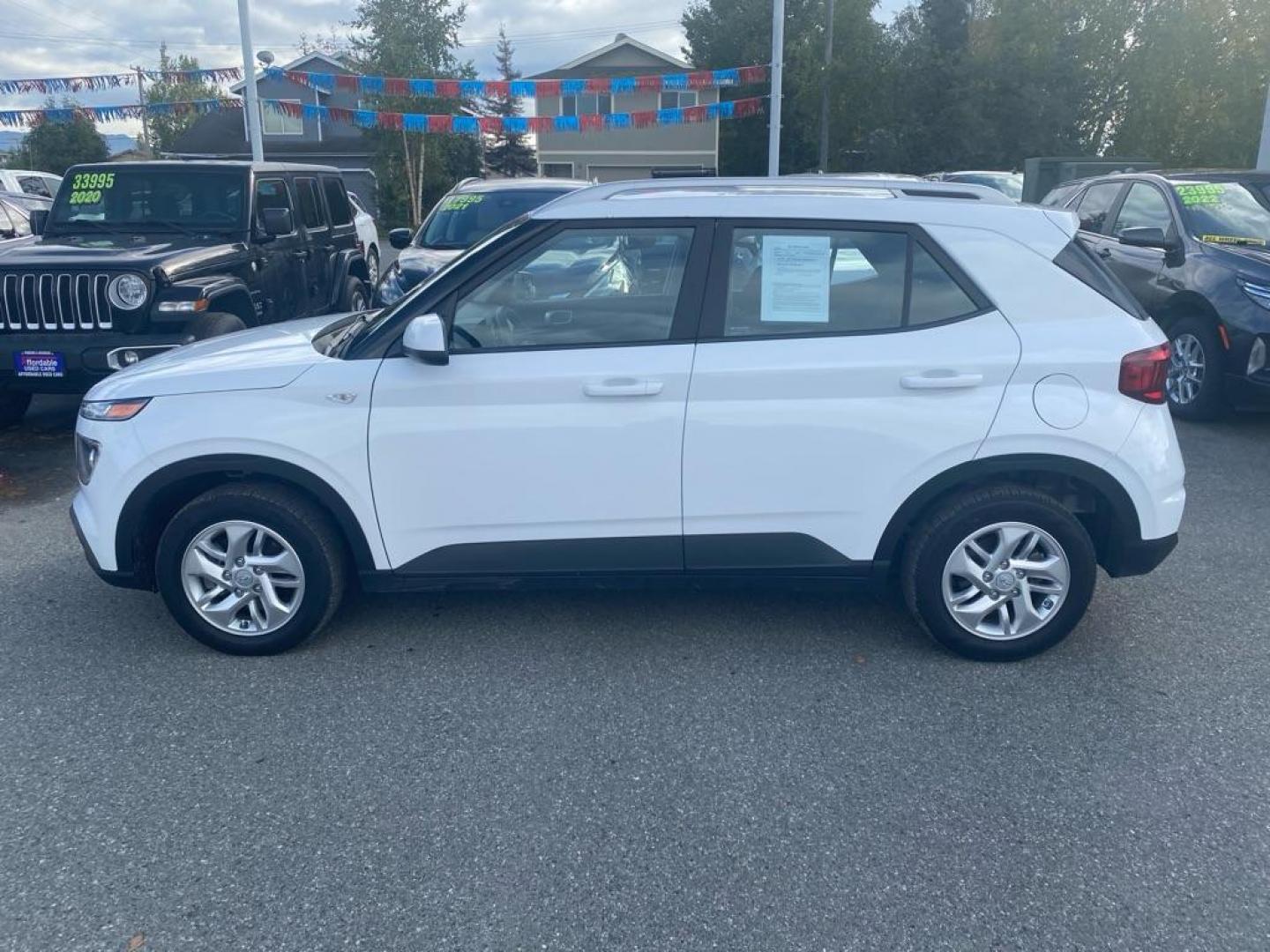 2020 WHITE HYUNDAI VENUE SEL (KMHRC8A37LU) with an 1.6L engine, Continuously Variable transmission, located at 929 East 8th Ave, Anchorage, AK, 99501, (907) 274-2277, 61.214783, -149.866074 - Photo#1