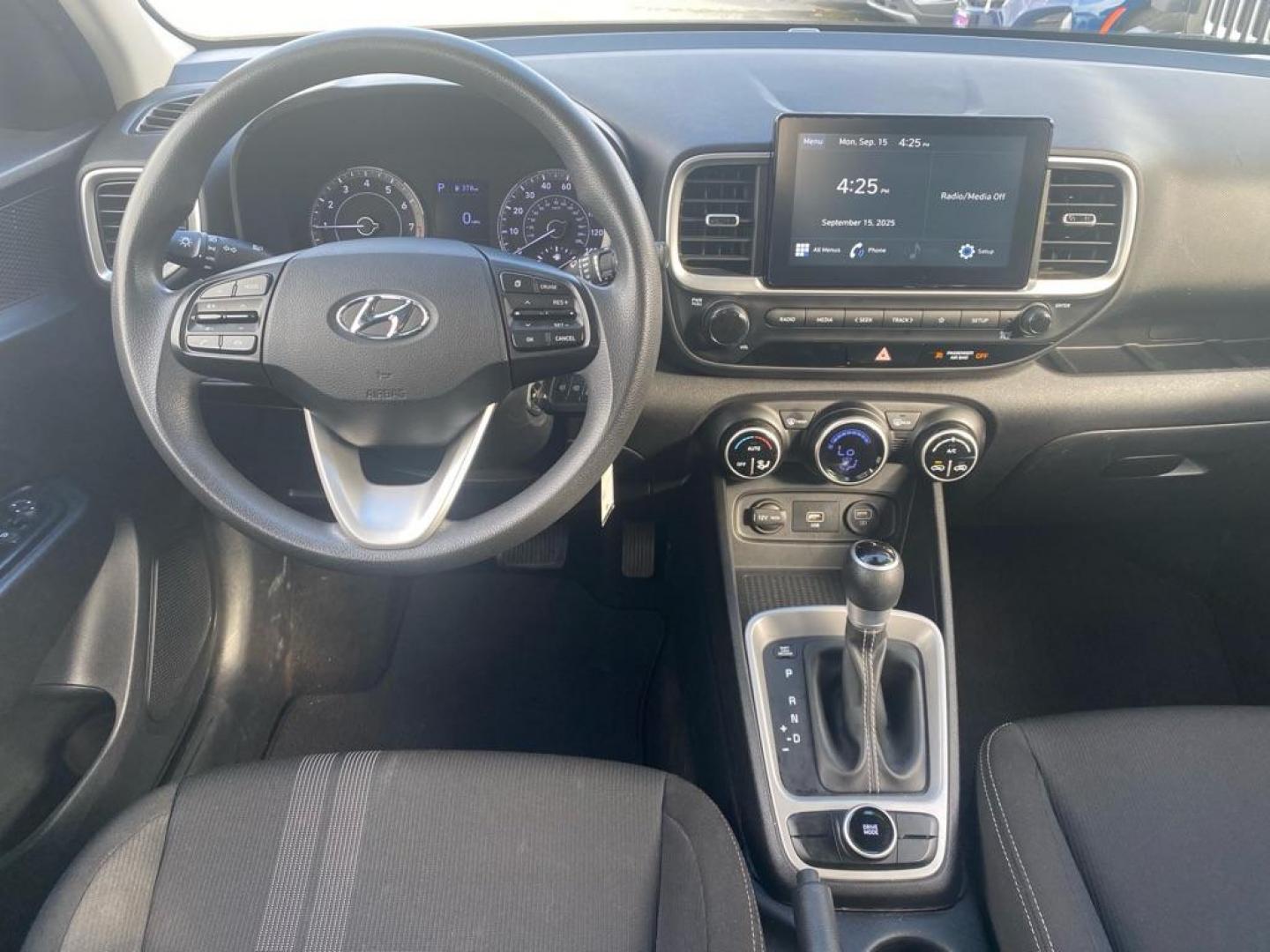 2020 WHITE HYUNDAI VENUE SEL (KMHRC8A37LU) with an 1.6L engine, Continuously Variable transmission, located at 929 East 8th Ave, Anchorage, AK, 99501, (907) 274-2277, 61.214783, -149.866074 - Photo#4