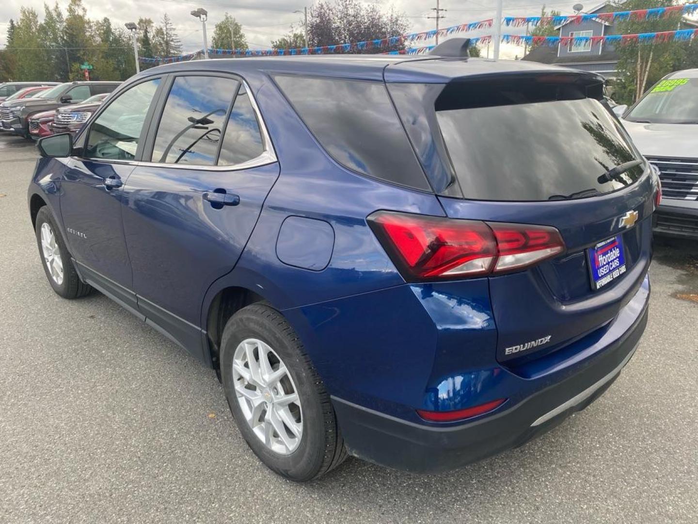 2022 BLUE CHEVROLET EQUINOX LT LT (3GNAXUEVXNL) with an 1.5L engine, Automatic transmission, located at 929 East 8th Ave, Anchorage, AK, 99501, (907) 274-2277, 61.214783, -149.866074 - Photo#2