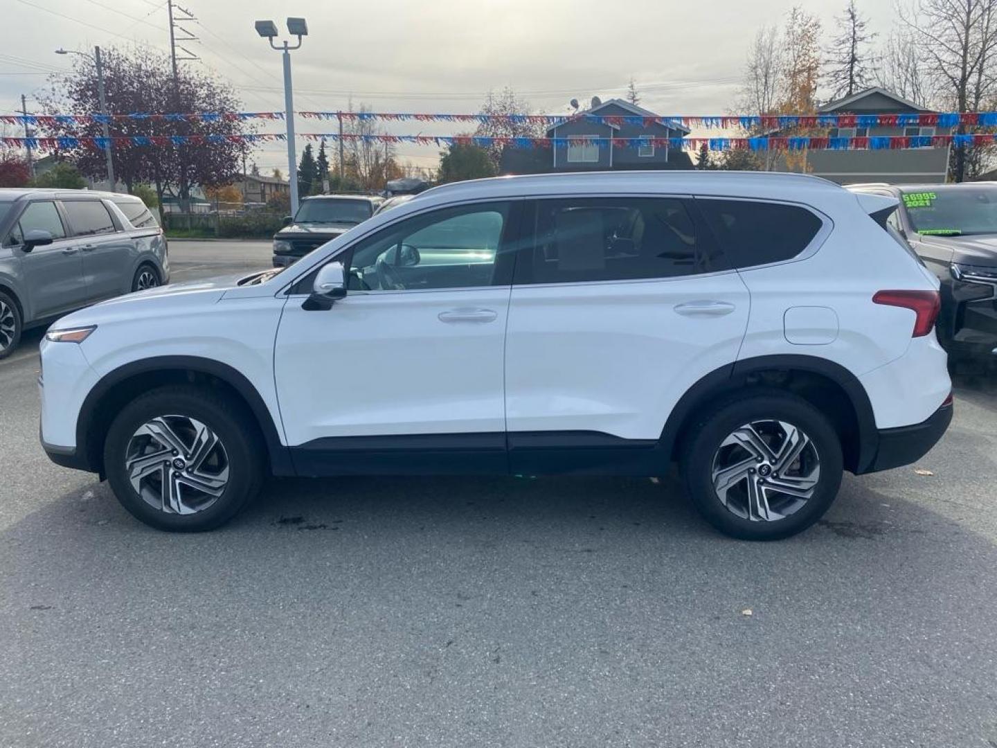 2023 WHITE HYUNDAI SANTA FE SEL SEL (5NMS2DAJ7PH) with an 2.5L engine, Automatic transmission, located at 929 East 8th Ave, Anchorage, AK, 99501, (907) 274-2277, 61.214783, -149.866074 - Photo#1