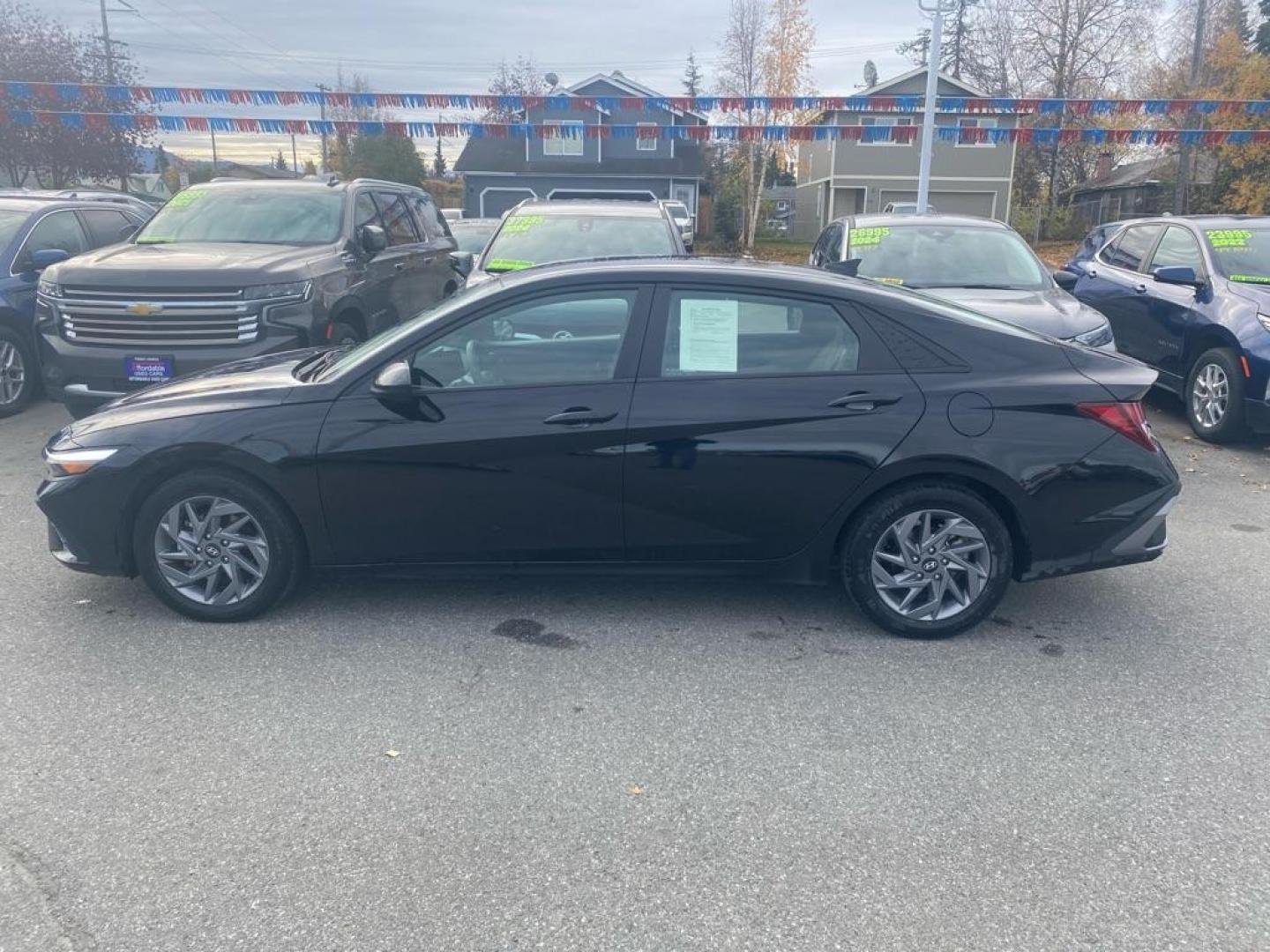 2024 BLACK HYUNDAI ELANTRA SEL SEL (KMHLM4DG2RU) with an 2.0L engine, Continuously Variable transmission, located at 929 East 8th Ave, Anchorage, AK, 99501, (907) 274-2277, 61.214783, -149.866074 - Photo#1
