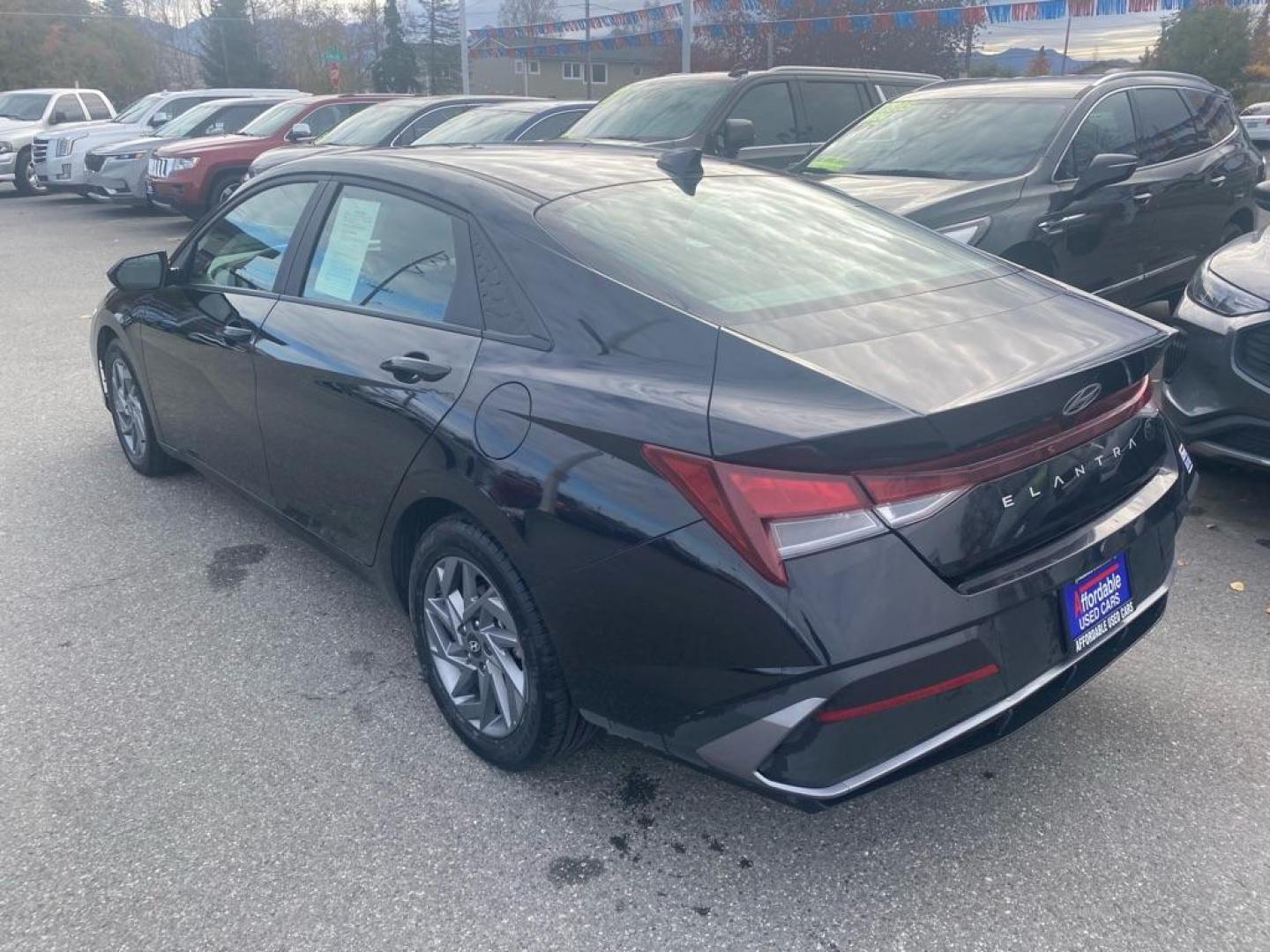 2024 BLACK HYUNDAI ELANTRA SEL SEL (KMHLM4DG2RU) with an 2.0L engine, Continuously Variable transmission, located at 929 East 8th Ave, Anchorage, AK, 99501, (907) 274-2277, 61.214783, -149.866074 - Photo#2