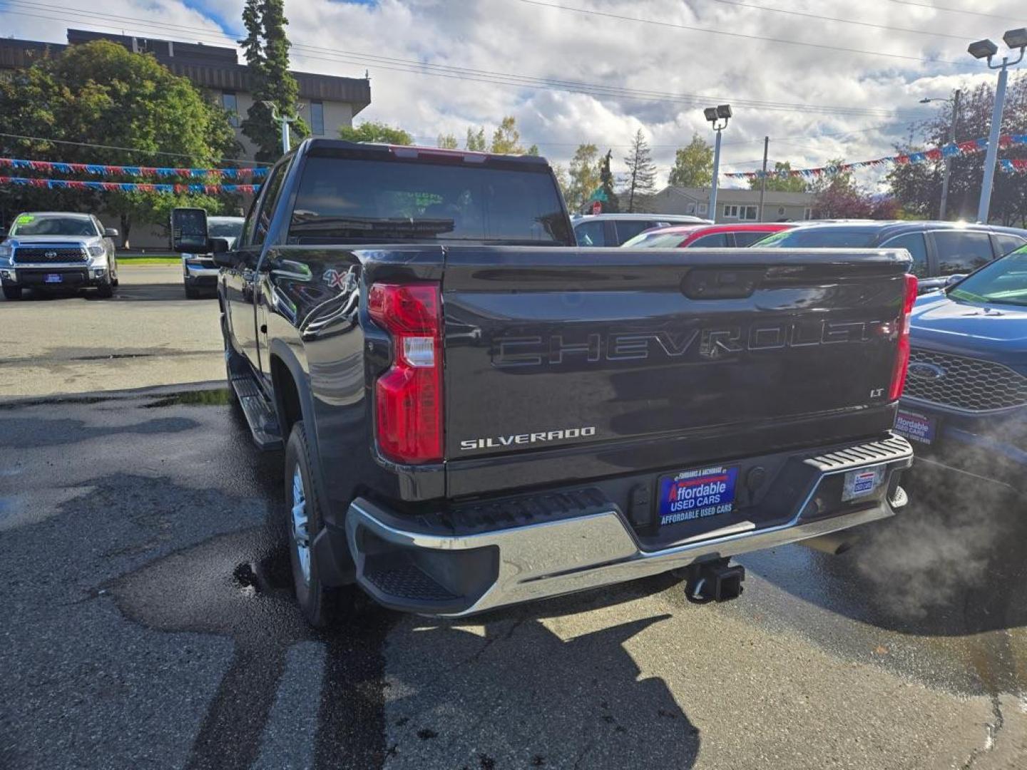 2024 GRAY CHEVROLET SILVERADO 2500 HEAVY DUTY LT (1GC4YNE77RF) with an 6.6L engine, Automatic transmission, located at 929 East 8th Ave, Anchorage, AK, 99501, (907) 274-2277, 61.214783, -149.866074 - Photo#3