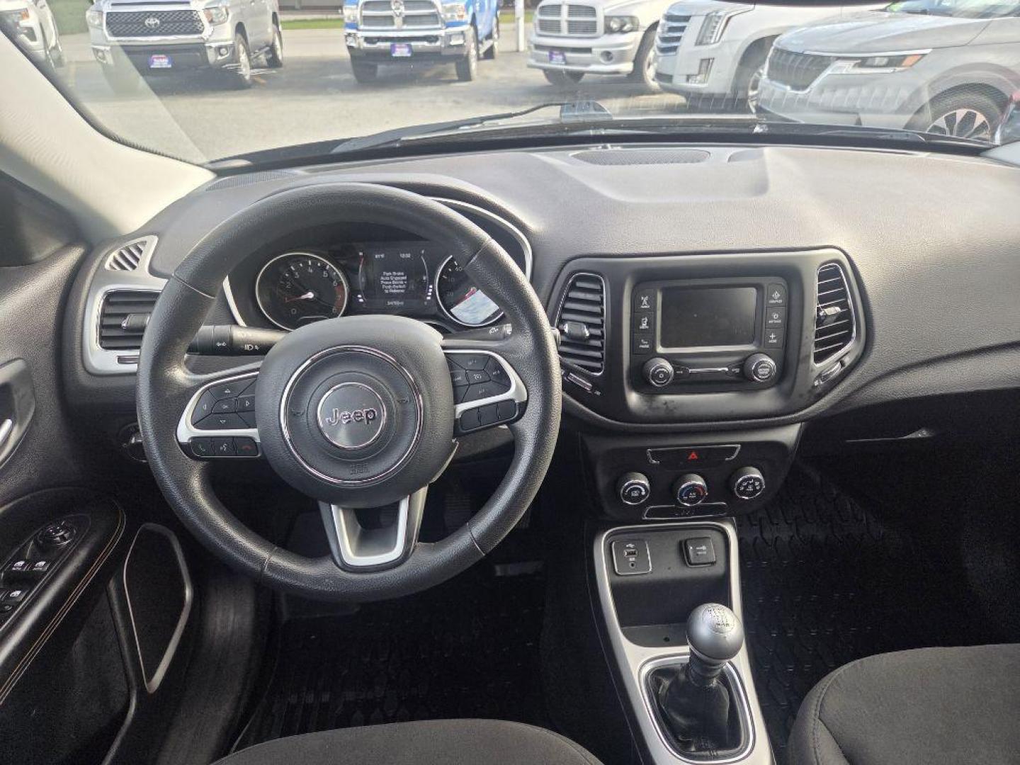 2018 BLUE JEEP COMPASS SPORT (3C4NJCAB2JT) with an 2.4L engine, Automatic transmission, located at 929 East 8th Ave, Anchorage, AK, 99501, (907) 274-2277, 61.214783, -149.866074 - Photo#4