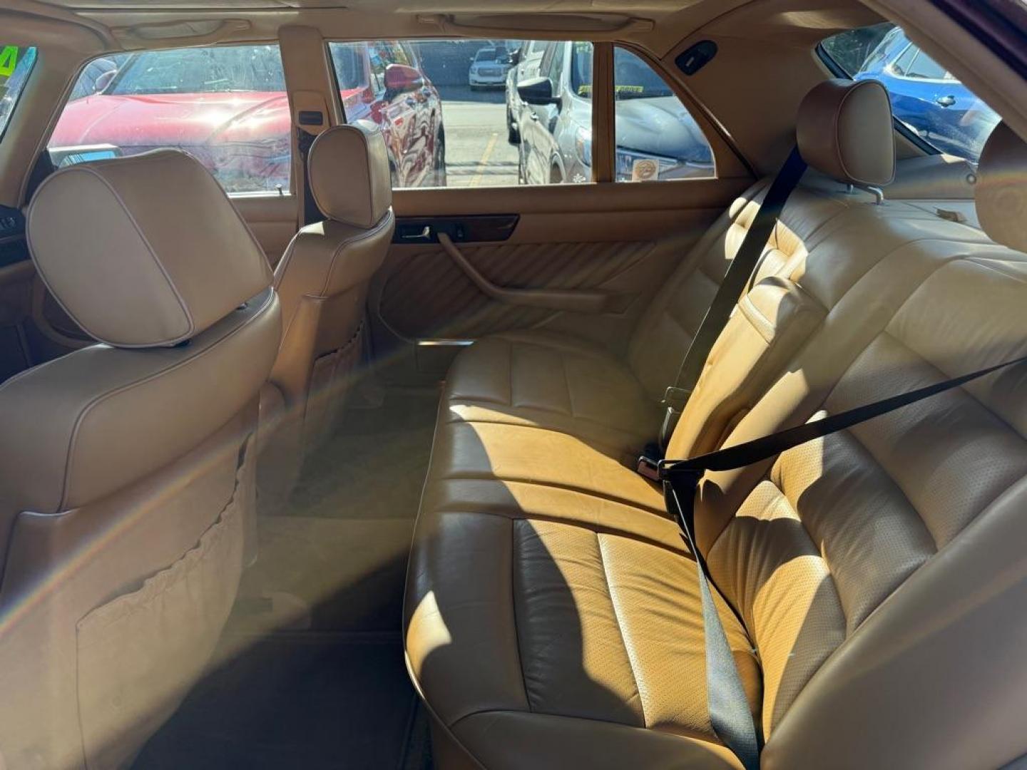 1989 BURGUN MERCEDES-BENZ 300 SEL (WDBCA25D6KA) with an 3.0L engine, Automatic transmission, located at 929 East 8th Ave, Anchorage, AK, 99501, (907) 274-2277, 61.214783, -149.866074 - Photo#3