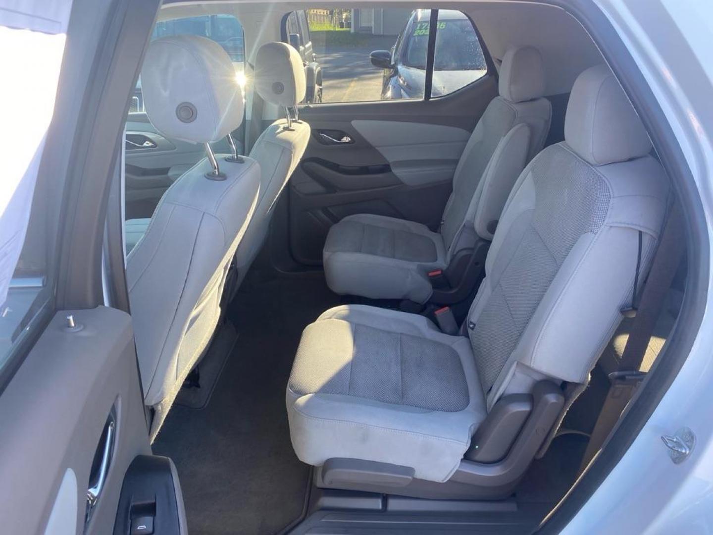 2019 WHITE CHEVROLET TRAVERSE LT (1GNERGKW8KJ) with an 3.6L engine, Automatic transmission, located at 929 East 8th Ave, Anchorage, AK, 99501, (907) 274-2277, 61.214783, -149.866074 - Photo#3