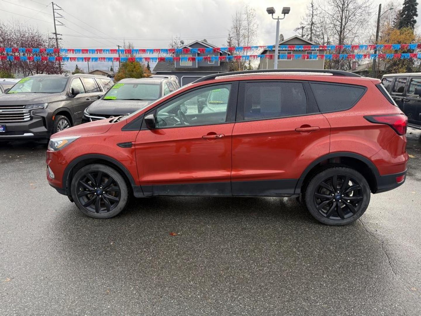 2019 ORANGE FORD ESCAPE SE (1FMCU9GD4KU) with an 1.5L engine, Automatic transmission, located at 929 East 8th Ave, Anchorage, AK, 99501, (907) 274-2277, 61.214783, -149.866074 - Photo#1