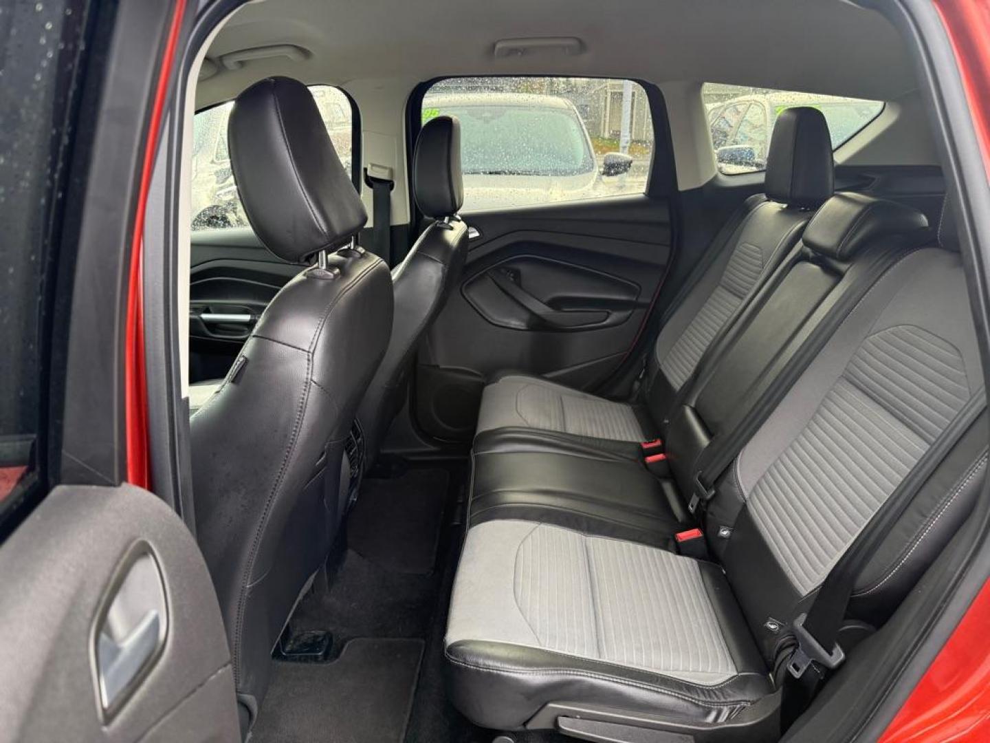 2019 ORANGE FORD ESCAPE SE (1FMCU9GD4KU) with an 1.5L engine, Automatic transmission, located at 929 East 8th Ave, Anchorage, AK, 99501, (907) 274-2277, 61.214783, -149.866074 - Photo#3