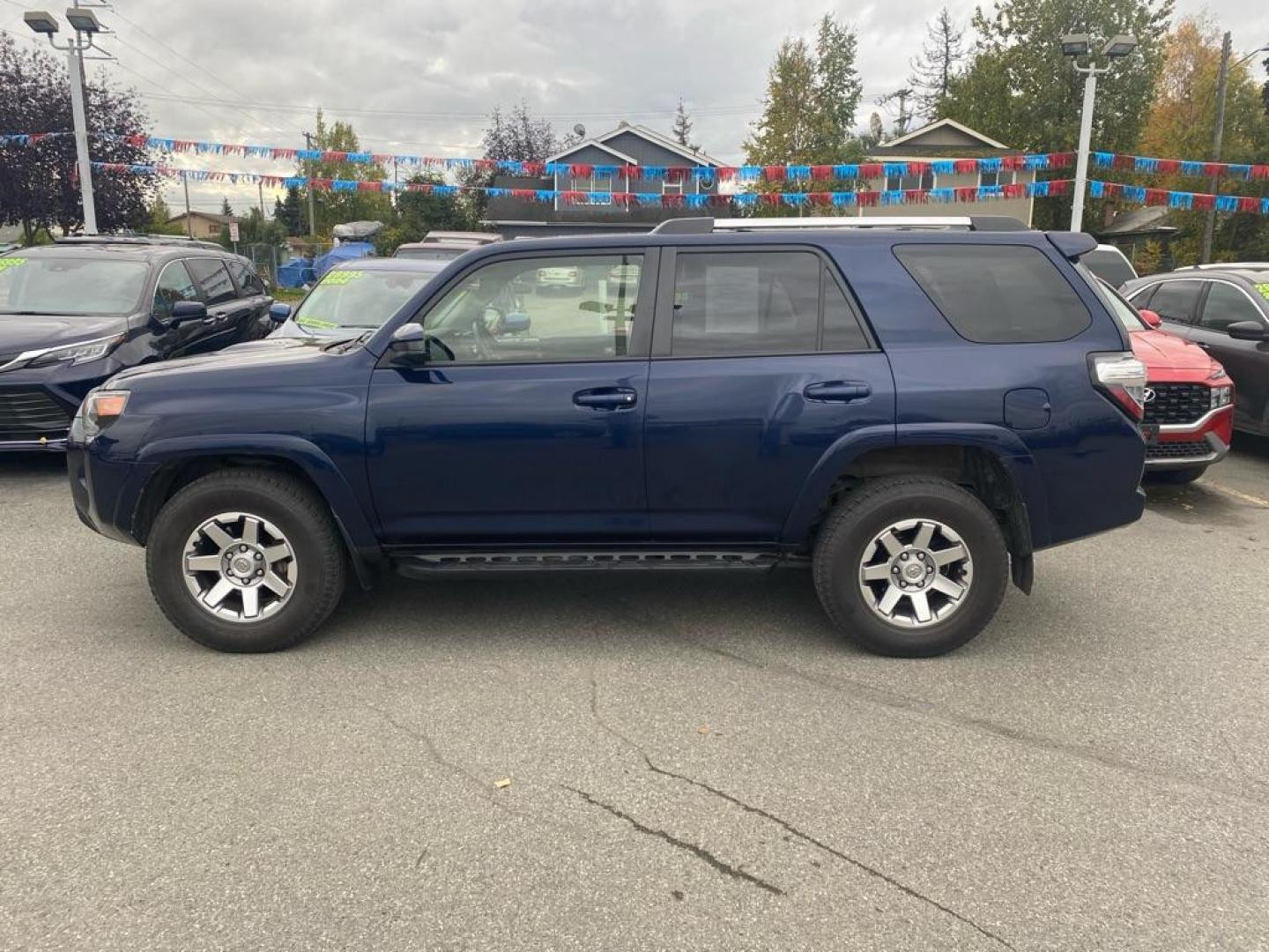 2015 BLUE TOYOTA 4RUNNER SR5/SR5 PREMIUM (JTEBU5JR9F5) with an 4.0L engine, Automatic transmission, located at 929 East 8th Ave, Anchorage, AK, 99501, (907) 274-2277, 61.214783, -149.866074 - Photo#1