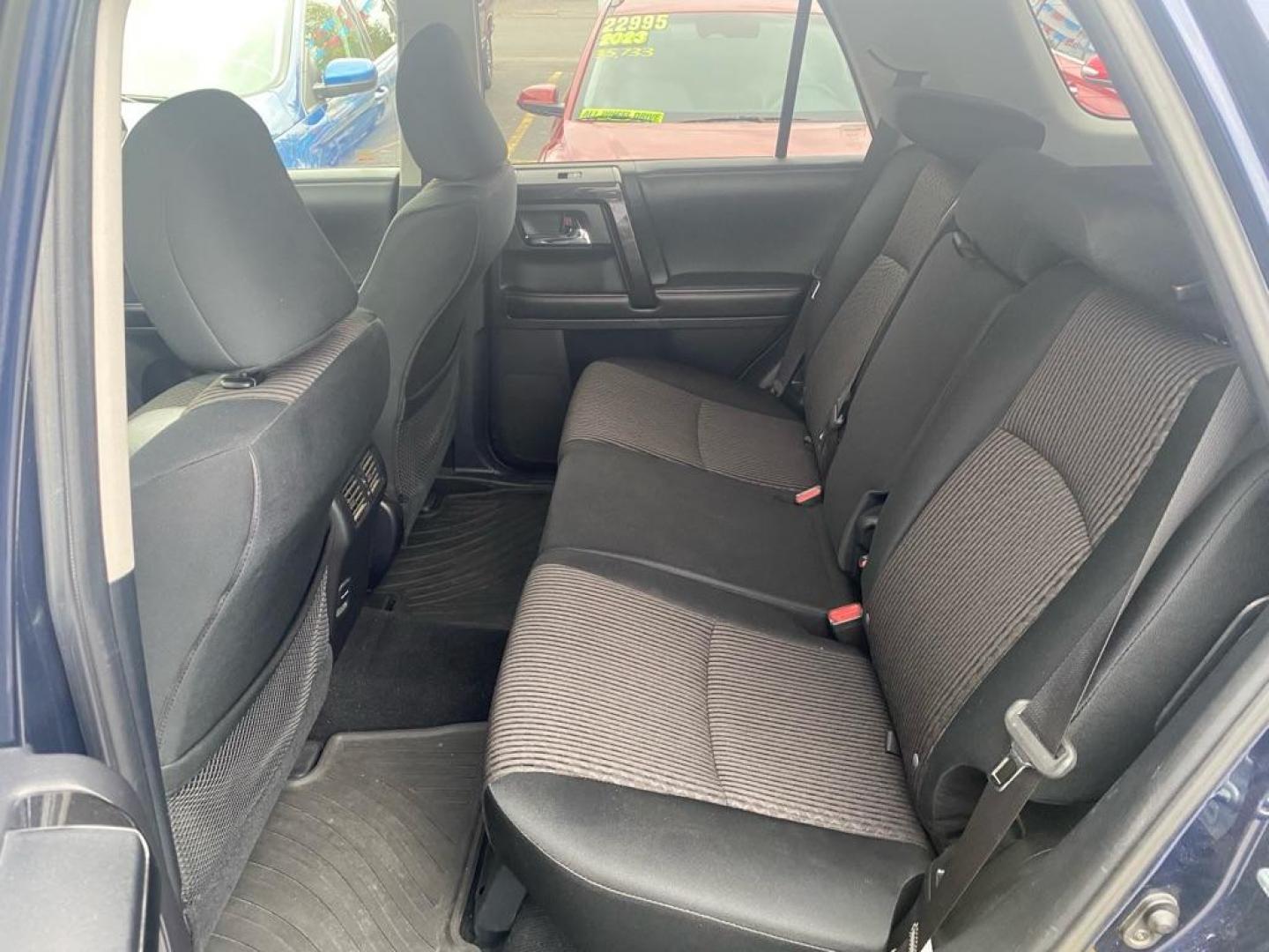 2015 BLUE TOYOTA 4RUNNER SR5/SR5 PREMIUM (JTEBU5JR9F5) with an 4.0L engine, Automatic transmission, located at 929 East 8th Ave, Anchorage, AK, 99501, (907) 274-2277, 61.214783, -149.866074 - Photo#3
