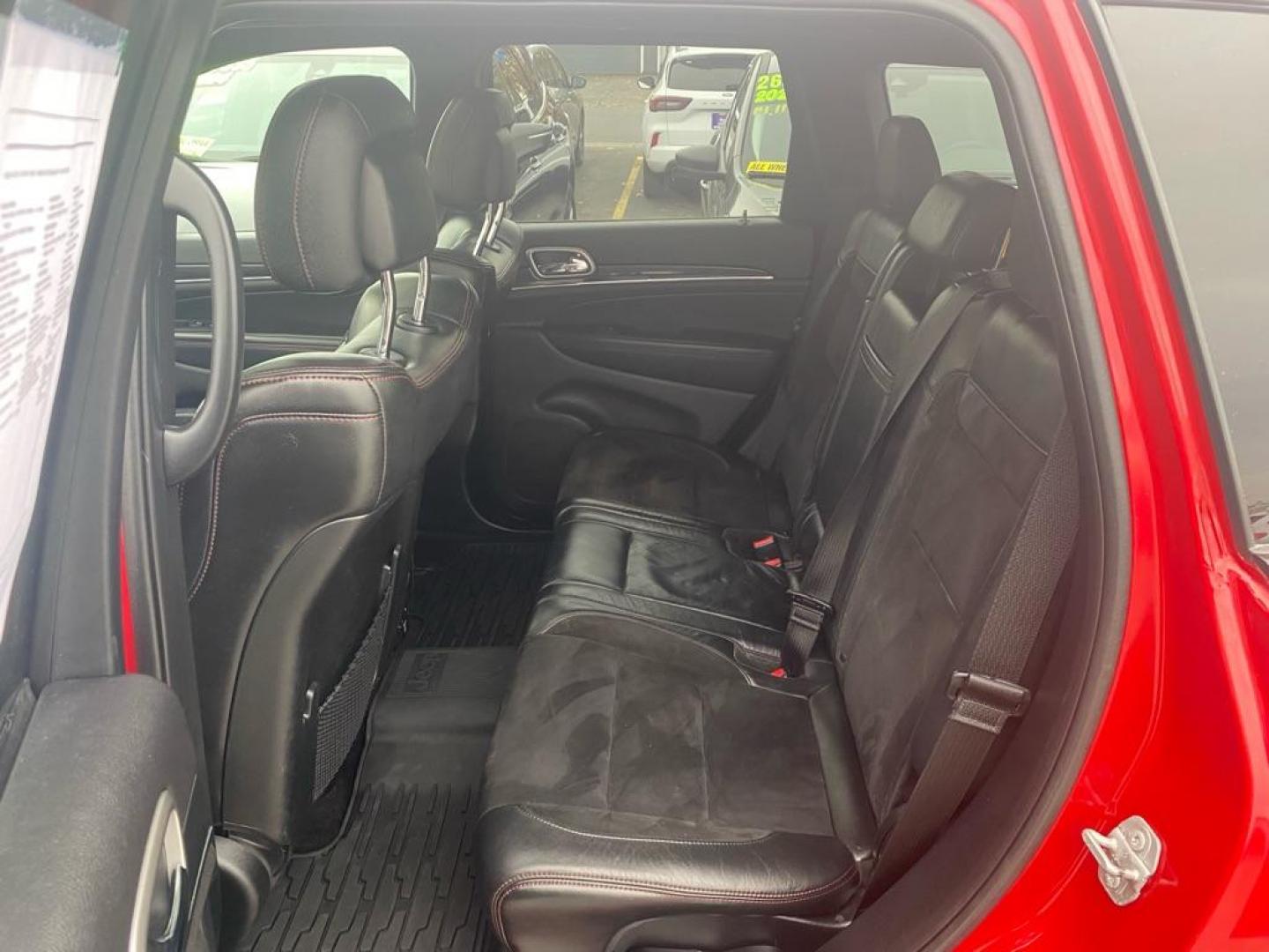 2018 RED JEEP GRAND CHEROKEE TRAILHAWK (1C4RJFLG0JC) with an 3.6L engine, Automatic transmission, located at 929 East 8th Ave, Anchorage, AK, 99501, (907) 274-2277, 61.214783, -149.866074 - Photo#3