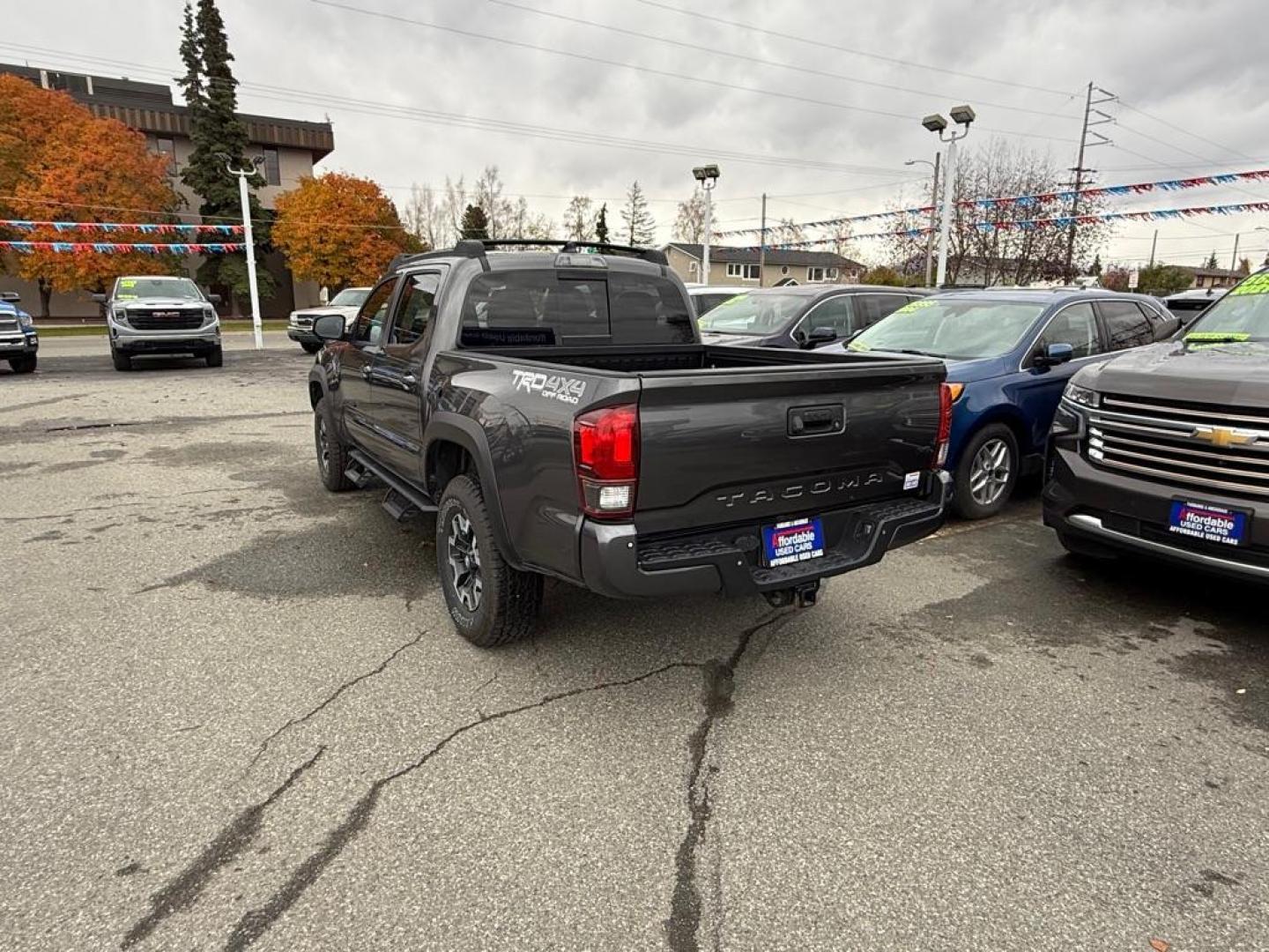 2019 GRAY TOYOTA TACOMA DOUBLE CAB (3TMCZ5AN8KM) with an 3.5L engine, Automatic transmission, located at 929 East 8th Ave, Anchorage, AK, 99501, (907) 274-2277, 61.214783, -149.866074 - Photo#2