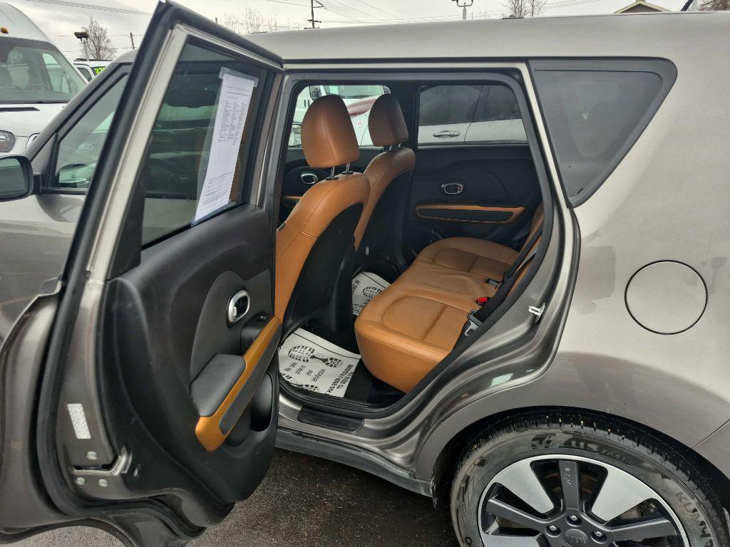 photo of 2016 KIA SOUL !