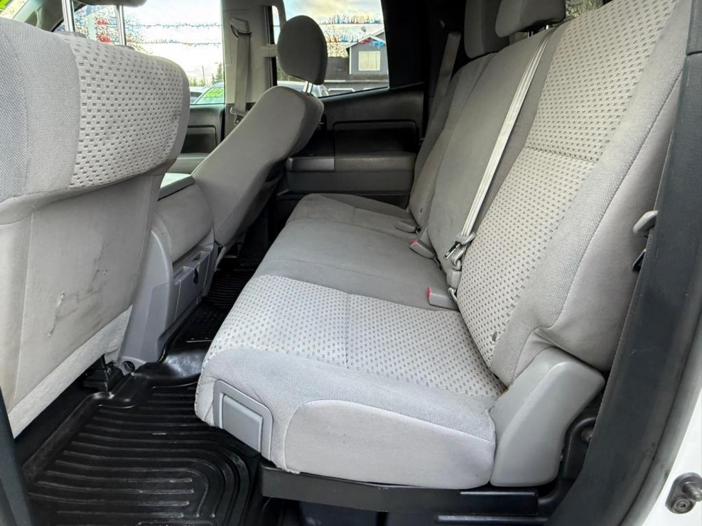 2012 WHITE TOYOTA TUNDRA DOUBLE CAB SR5 (5TFUM5F13CX) with an 4.6L engine, Automatic transmission, located at 929 East 8th Ave, Anchorage, AK, 99501, (907) 274-2277, 61.214783, -149.866074 - Photo#3