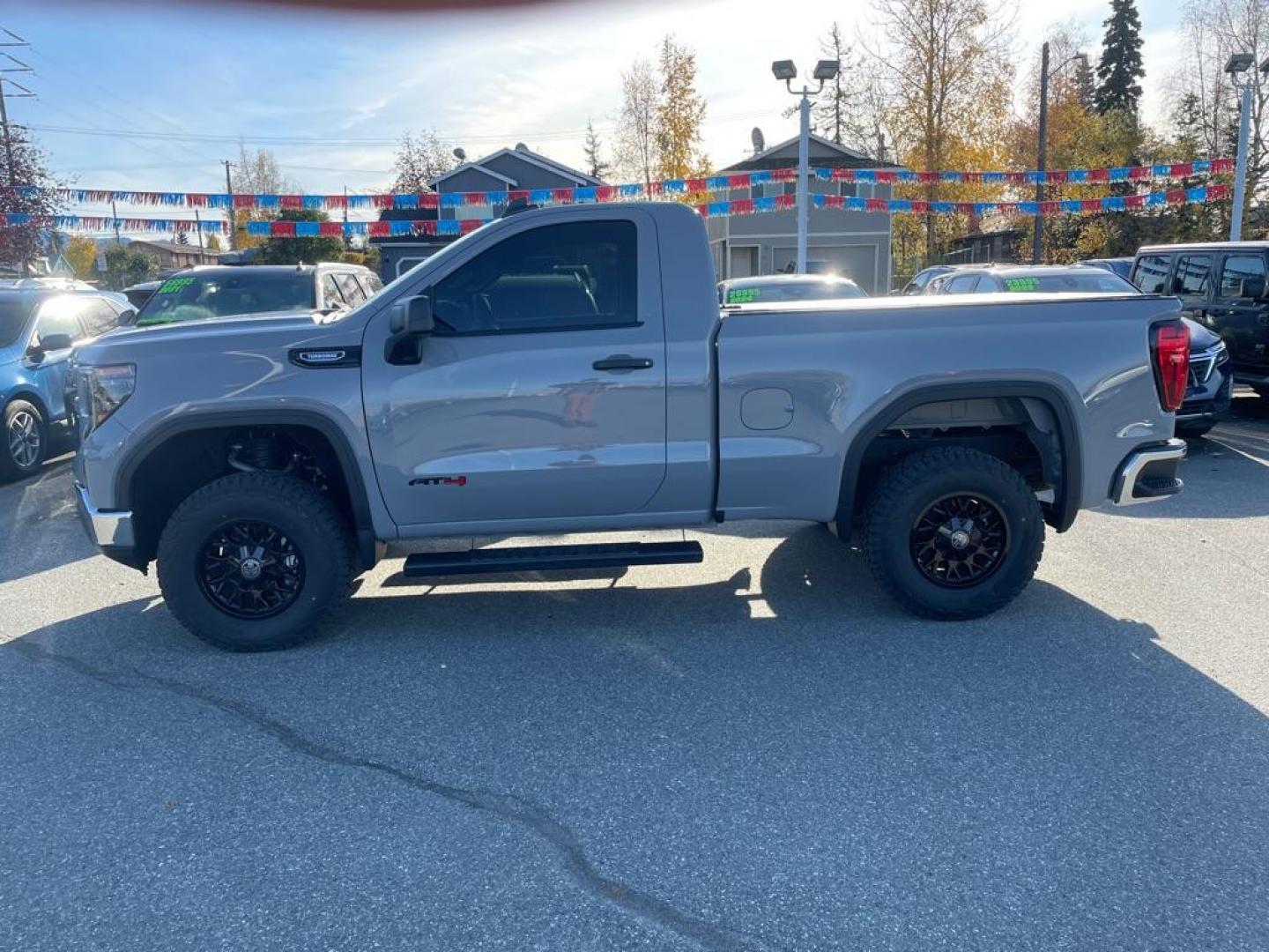 2025 GRAY GMC SIERRA 1500 (3GTNUAEK7SG) with an 2.7L engine, Automatic transmission, located at 929 East 8th Ave, Anchorage, AK, 99501, (907) 274-2277, 61.214783, -149.866074 - Photo#1