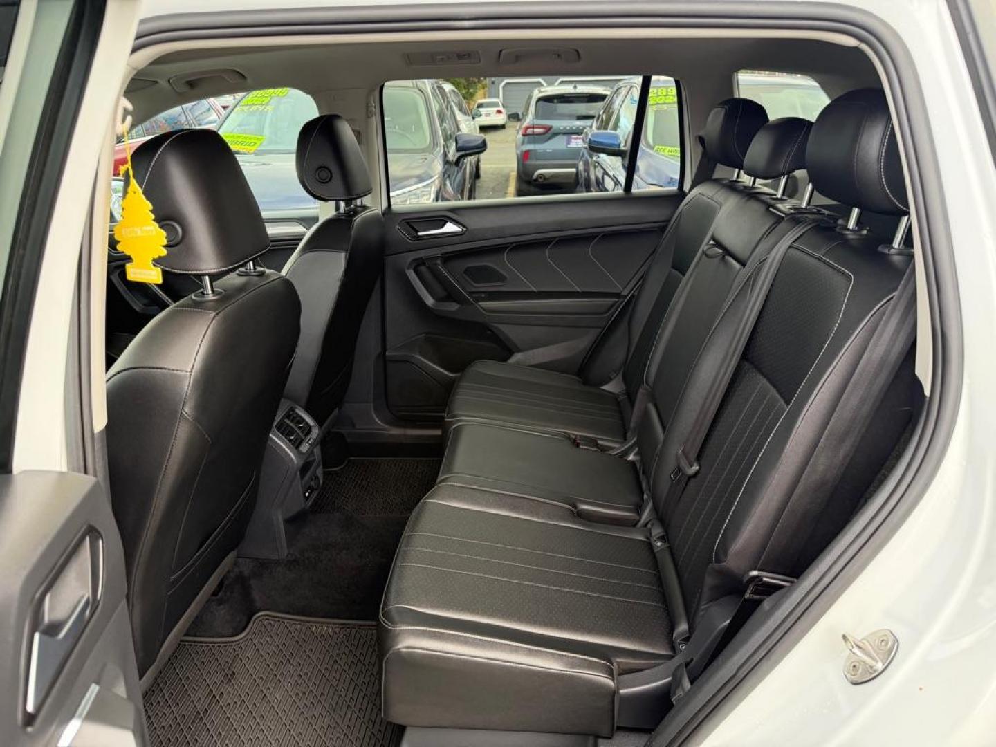 2022 WHITE VOLKSWAGEN TIGUAN SE (3VV2B7AX6NM) with an 2.0L engine, Automatic transmission, located at 929 East 8th Ave, Anchorage, AK, 99501, (907) 274-2277, 61.214783, -149.866074 - Photo#3